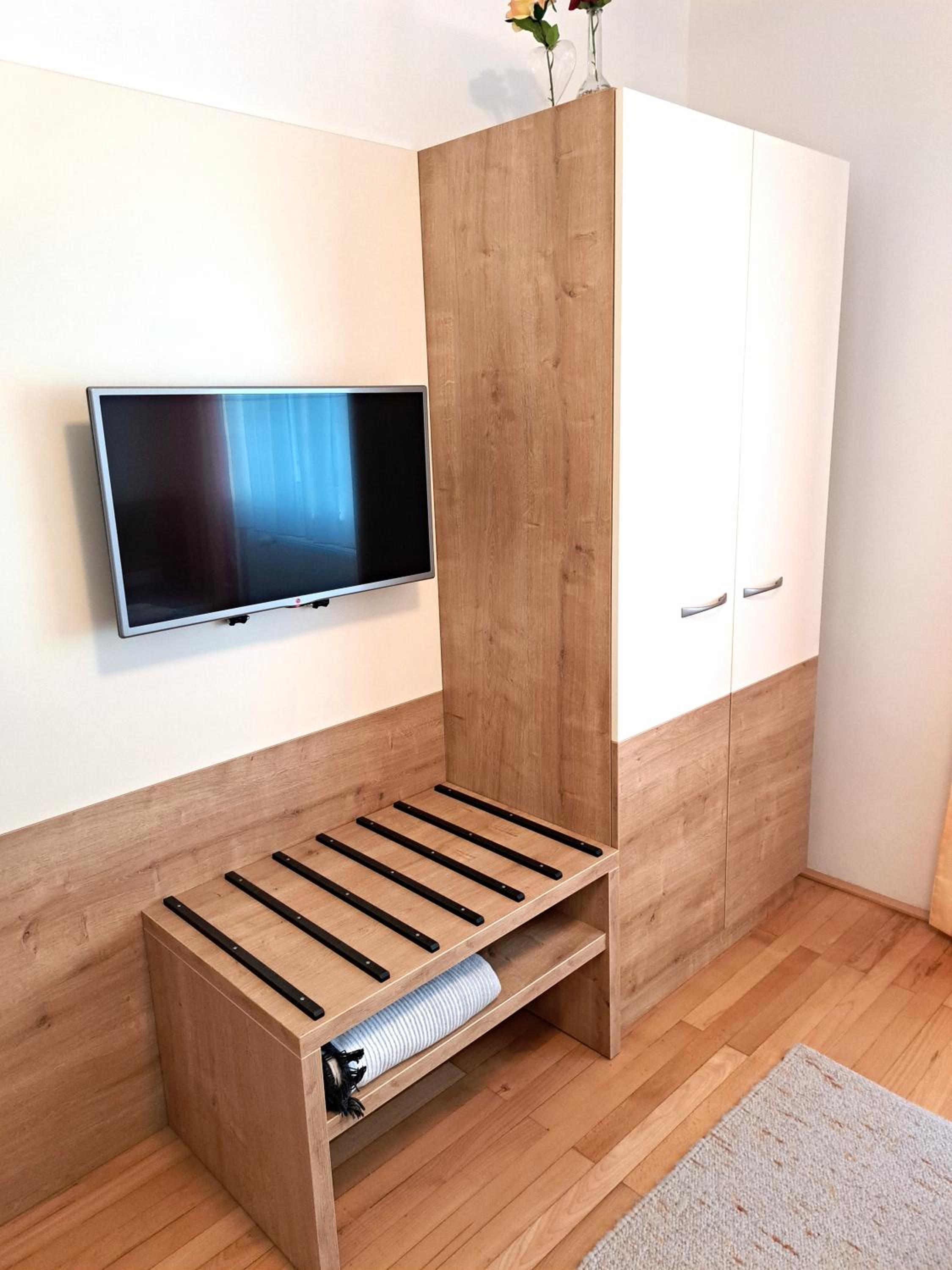 Two-Bedroom Apartment with Balcony photo 3