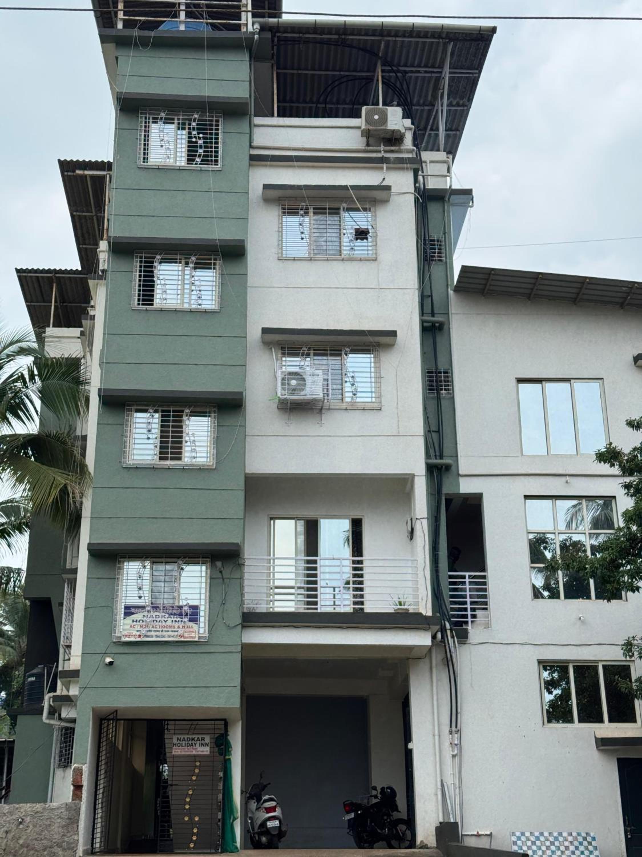 Family Room With Balcony photo 2