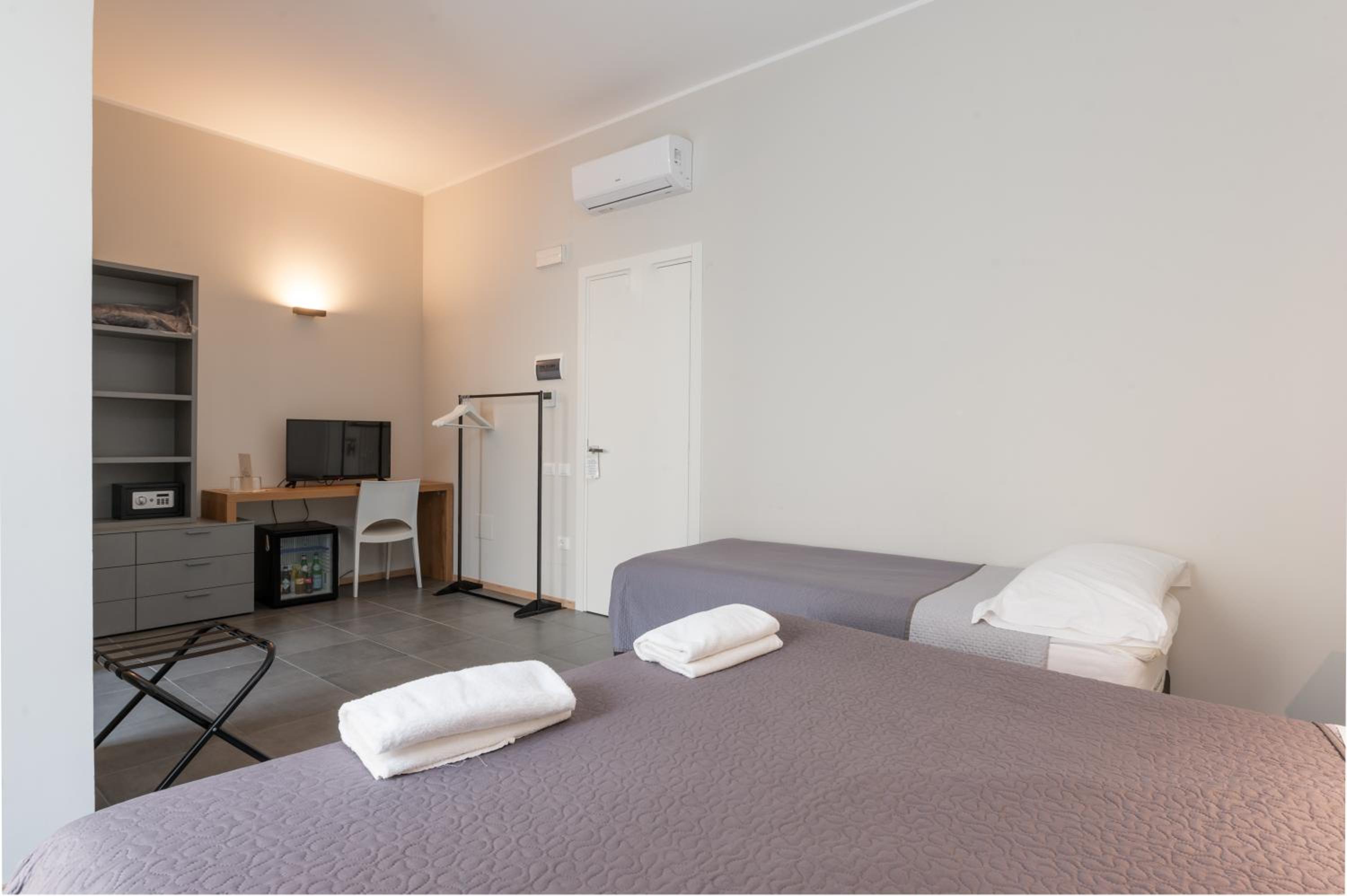 Triple Room - Disability Access - Photo 2