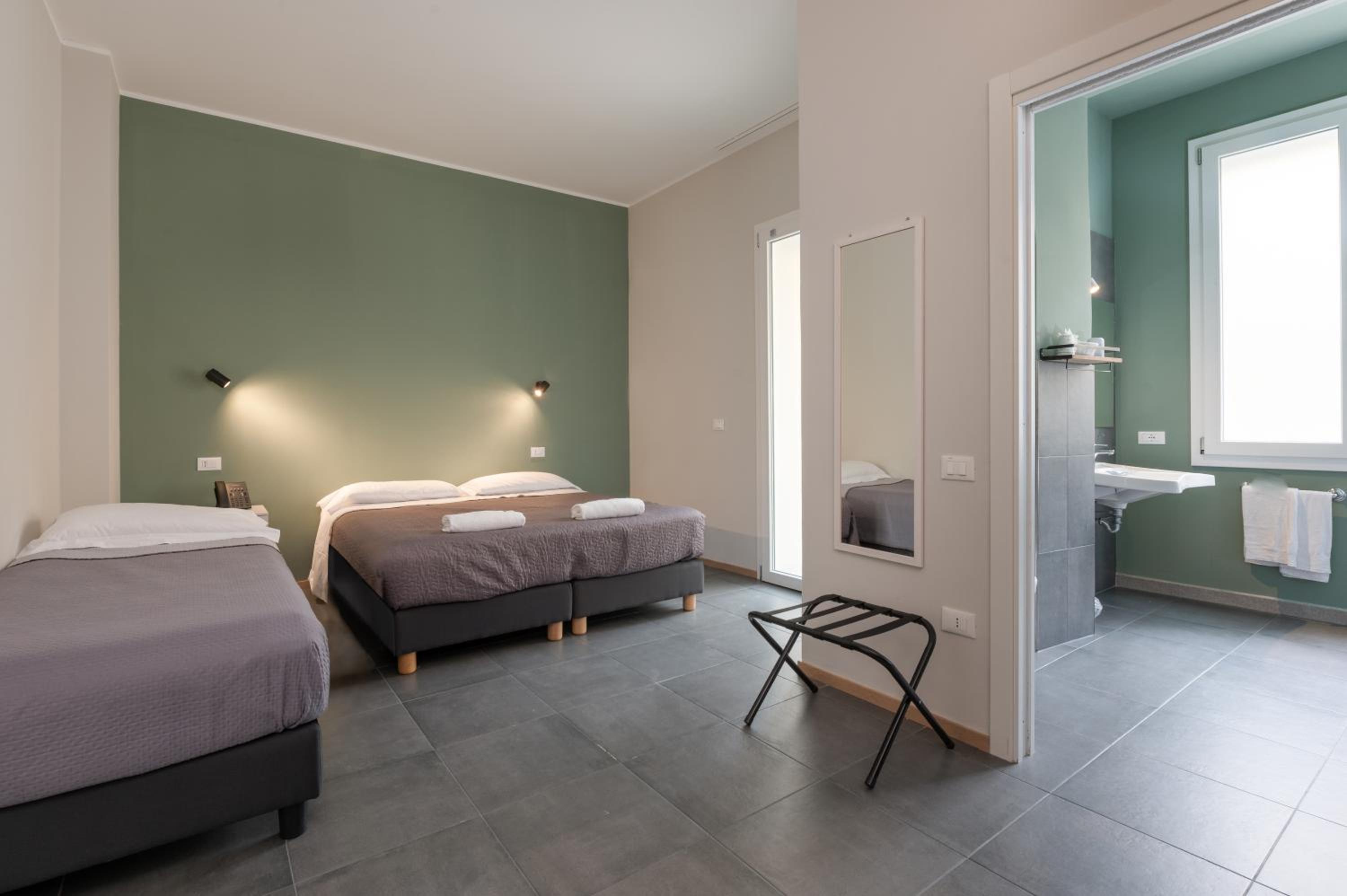 Triple Room - Disability Access - Photo 1