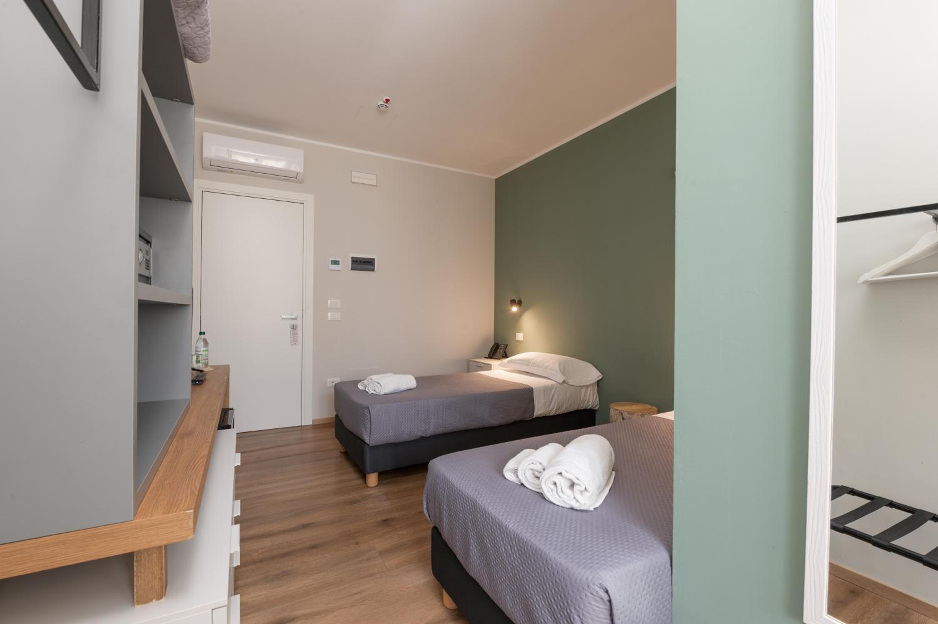 Double or Twin Room photo 3