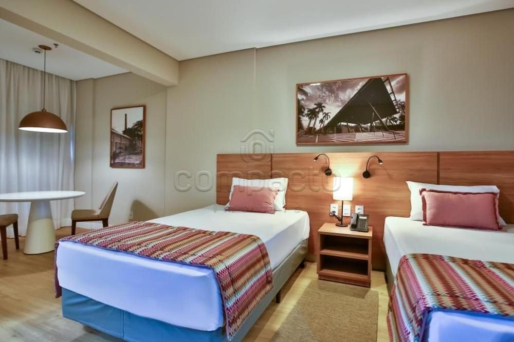 One-Bedroom Apartment with Balcony photo 2
