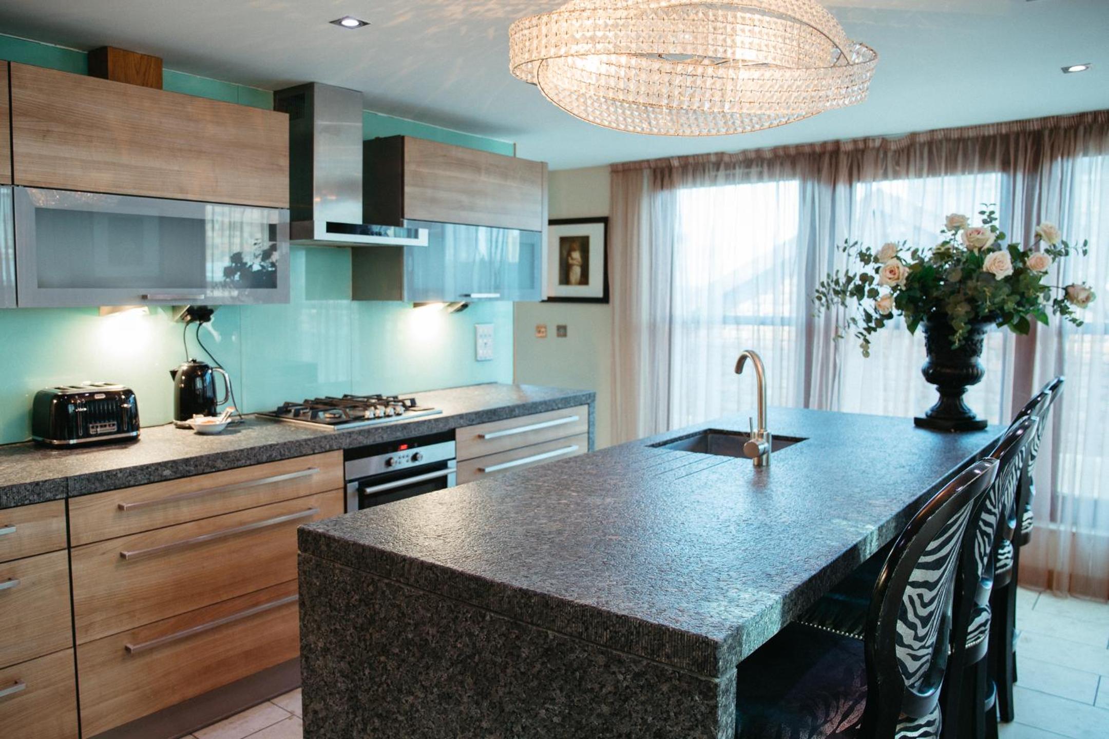 Executive Penthouse Apartment - Photo 7