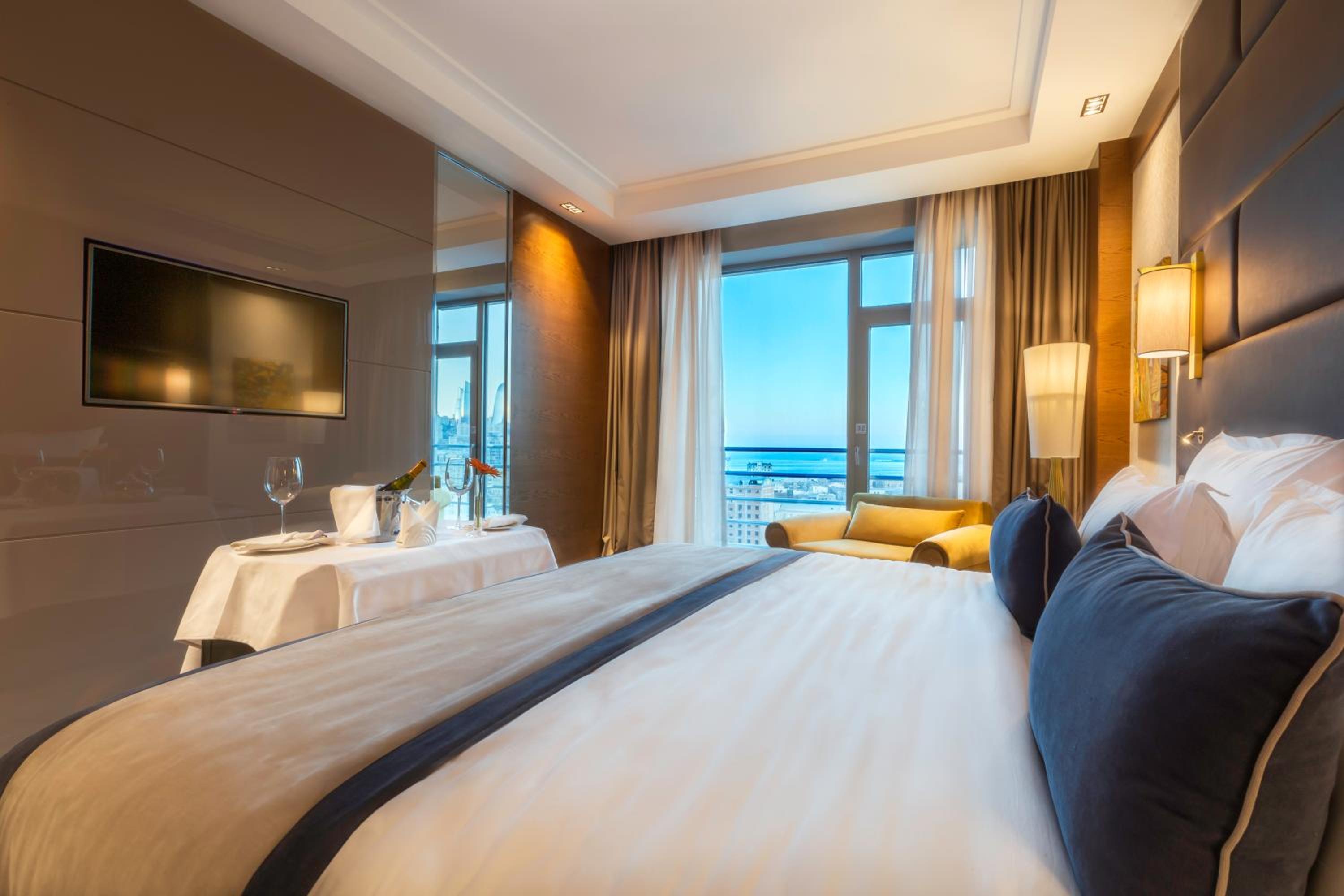 Executive King Suite with Sofa photo 1