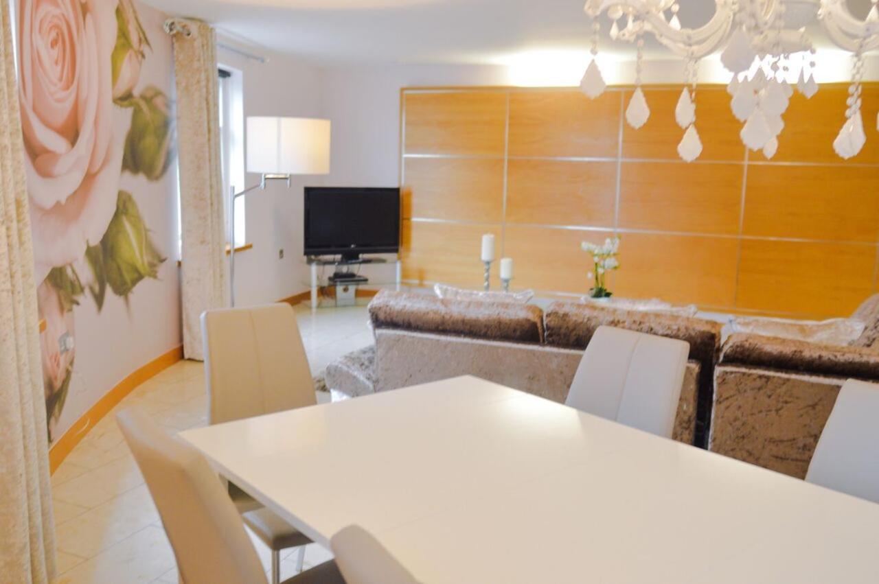 Large Superior 2 Bedroom Apartment - Photo 19