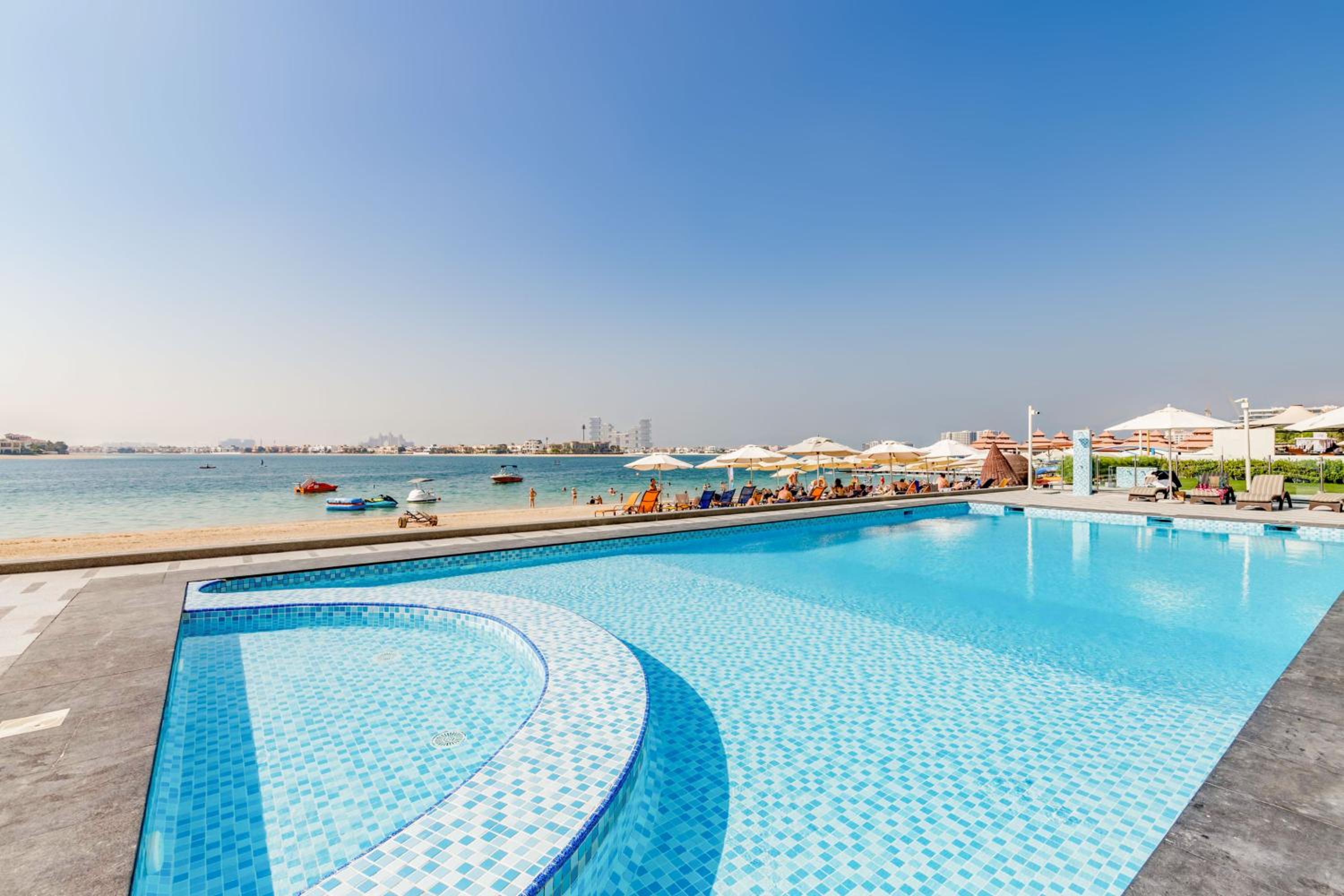 Two-Bedroom Apartment with Terrace and Sea View photo 2