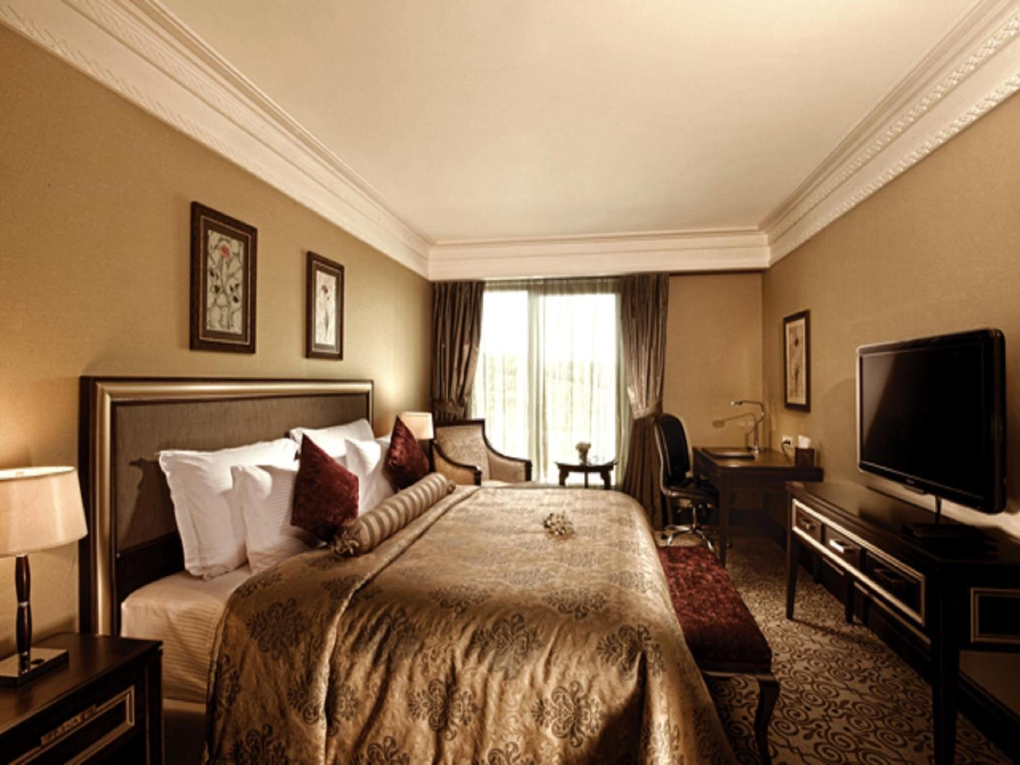 Standard King Room - Lounge Access photo 2