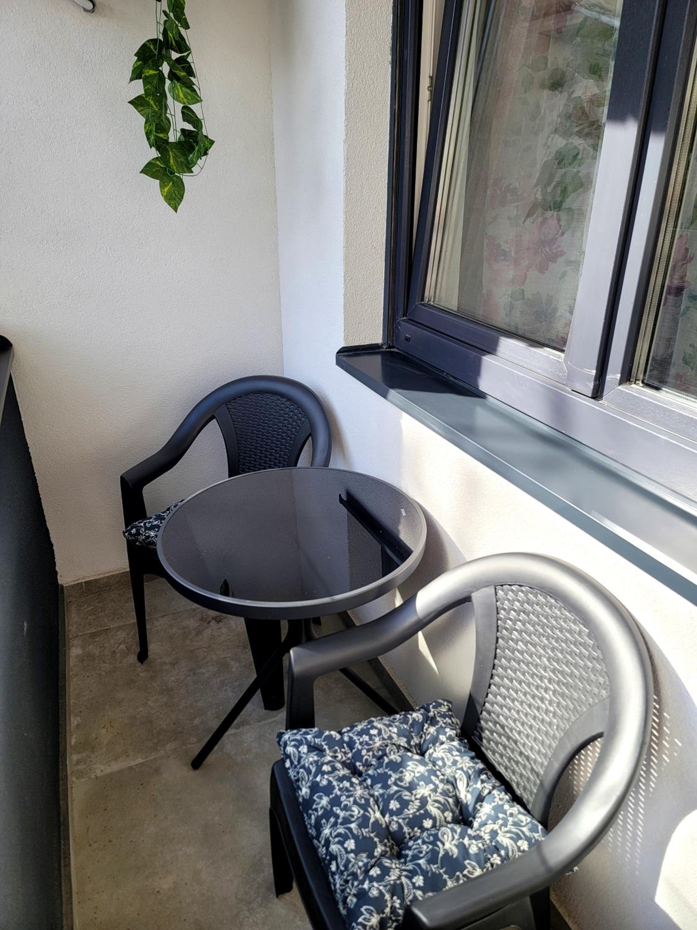 One-Bedroom Apartment with Terrace photo 2