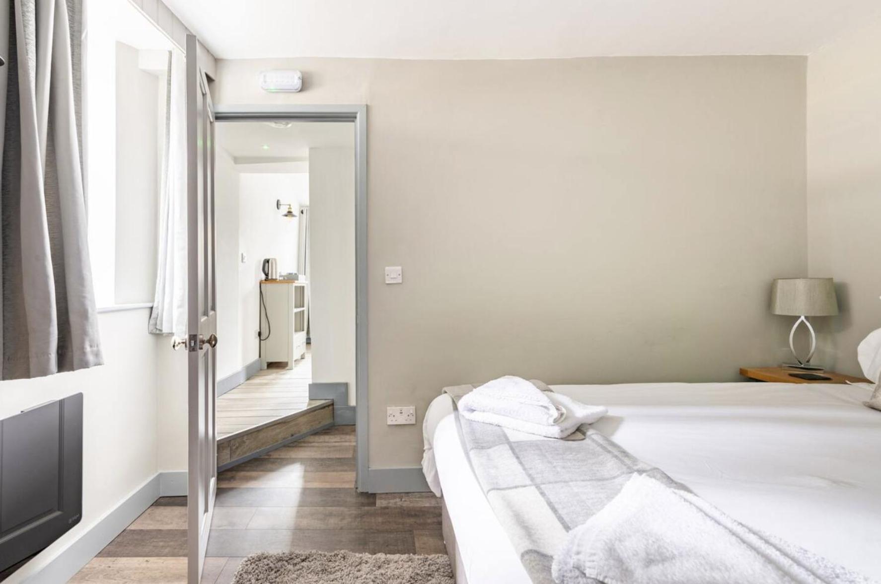 Deluxe King Suite