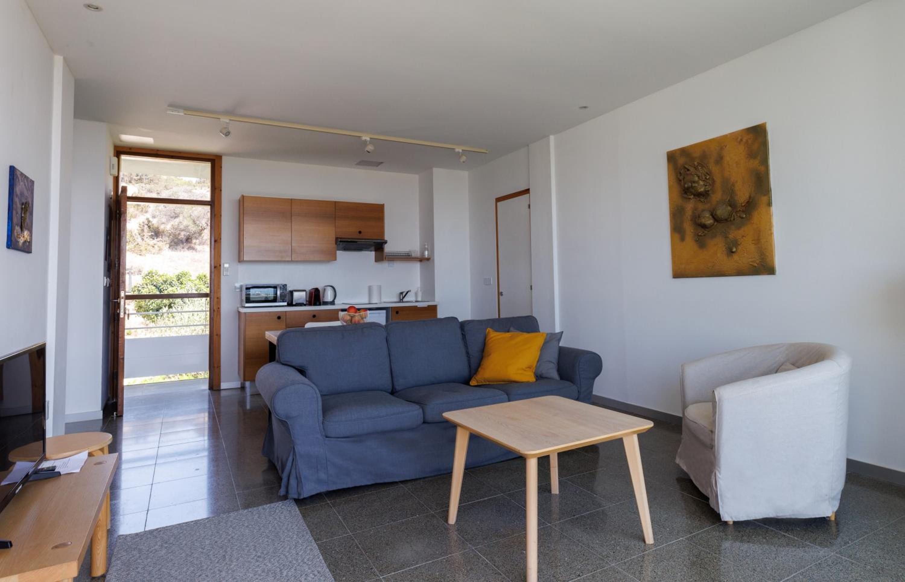 Apartment with Sea View - Photo 3