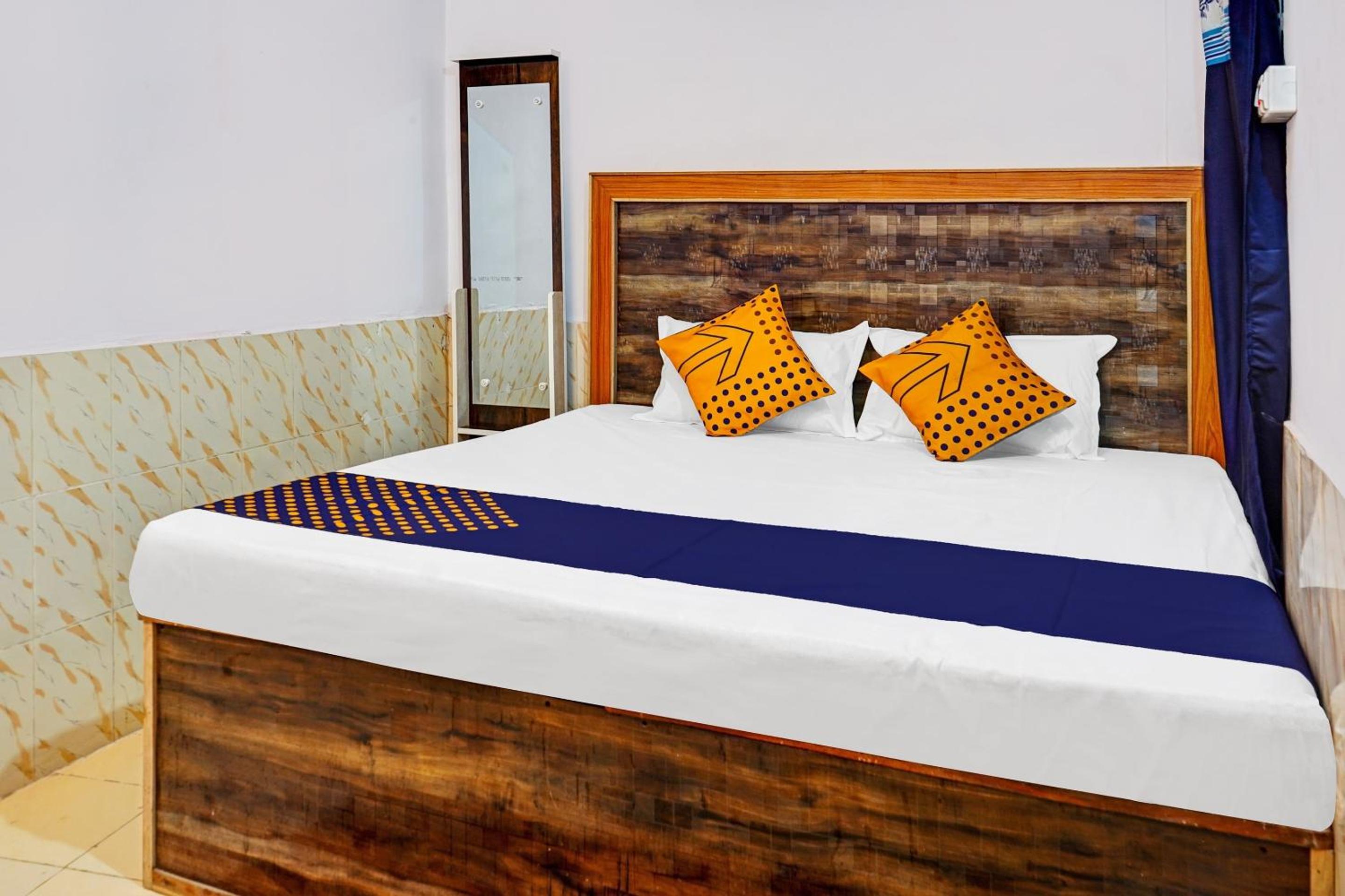 Standard Double Room With Fan photo 3