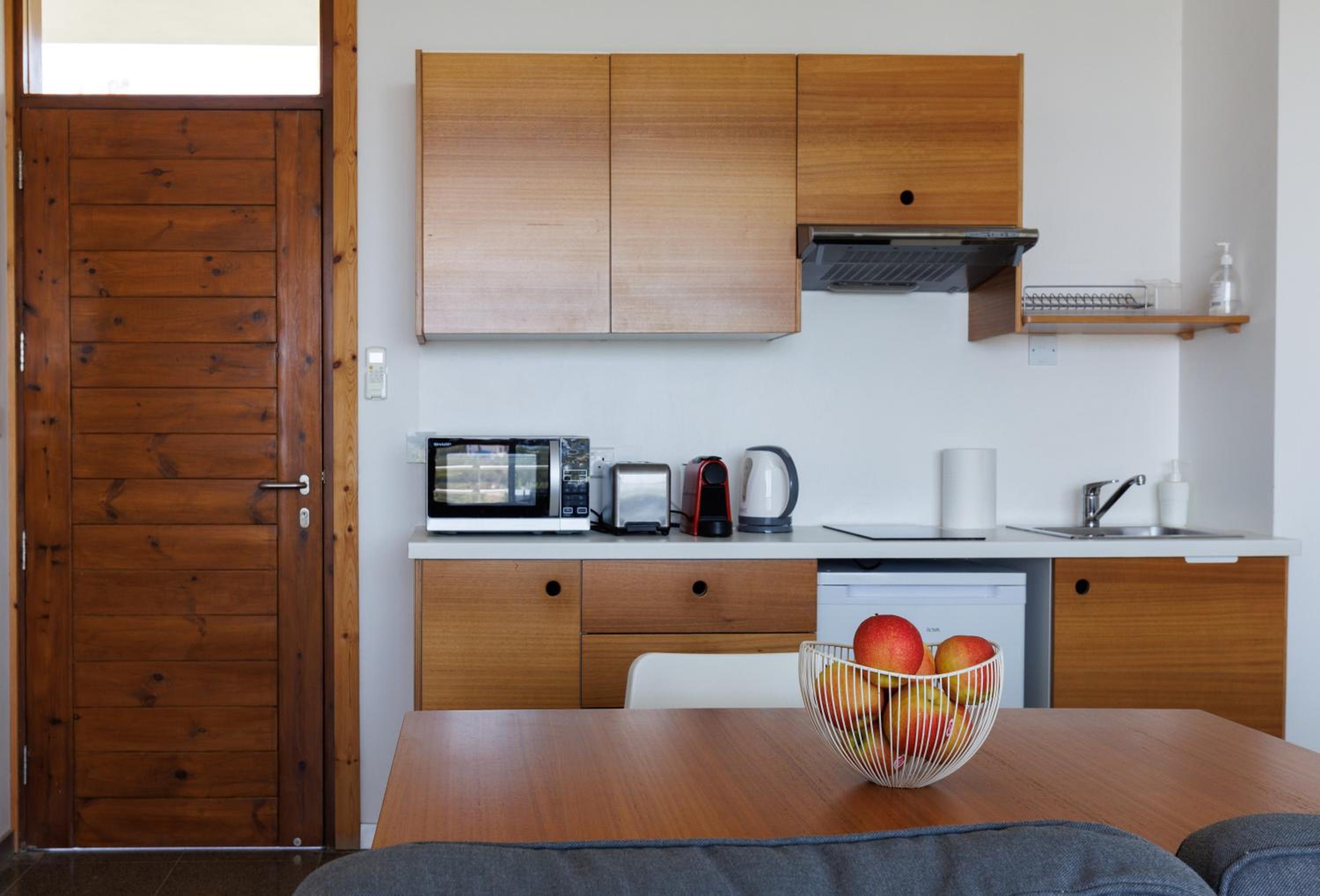 Apartment with Sea View - Photo 6