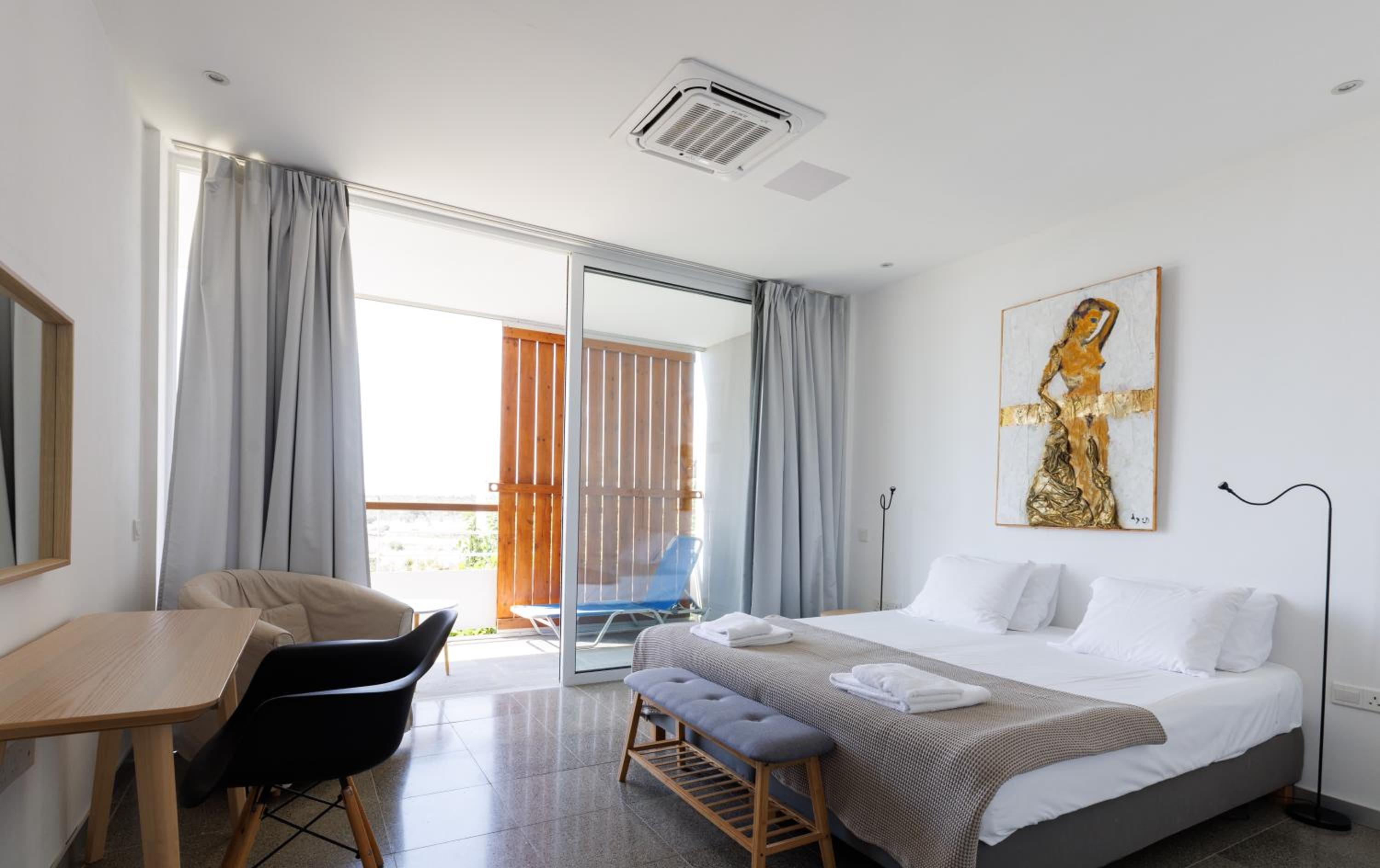 Apartment with Sea View - Photo 9