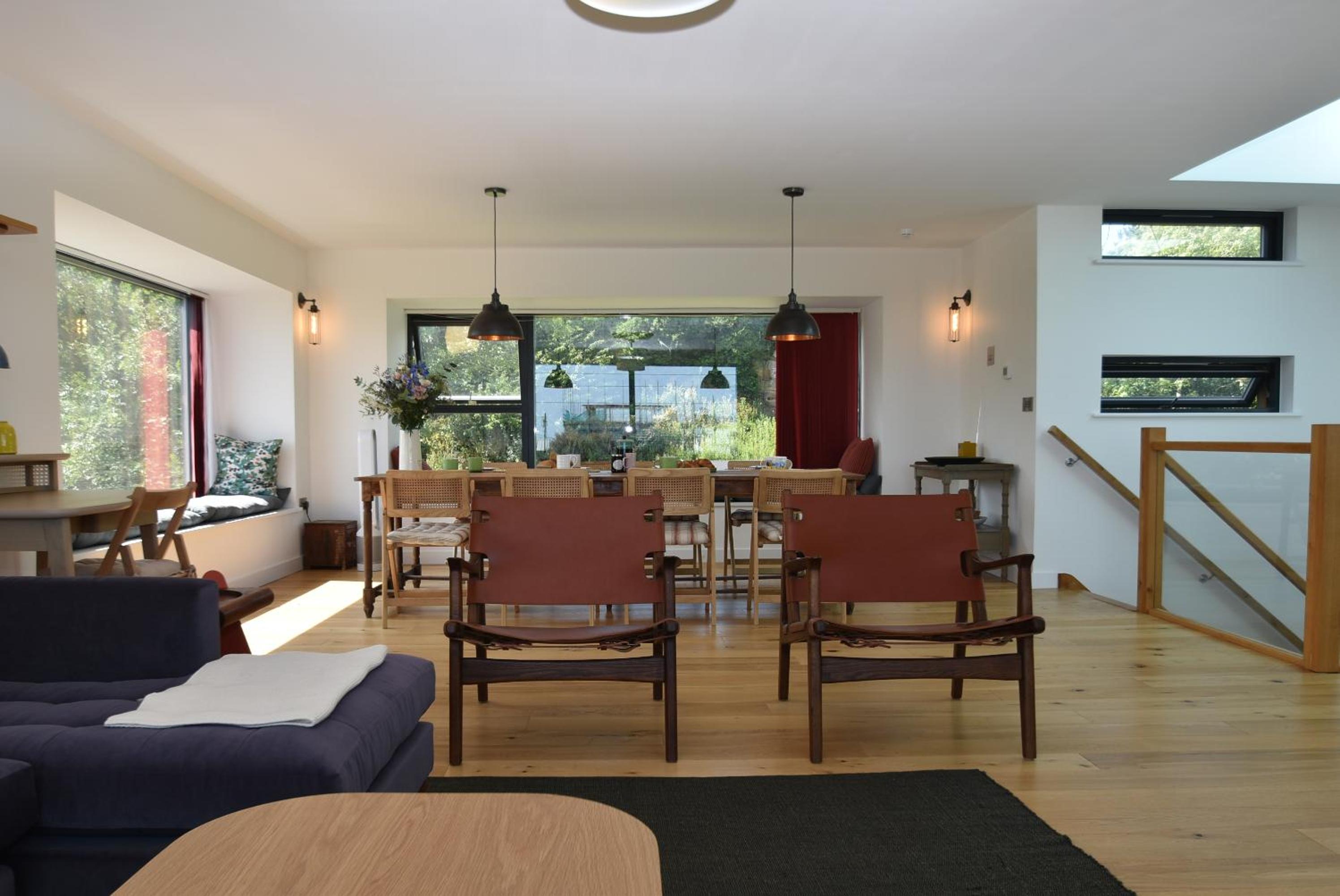 Four-Bedroom House photo 3