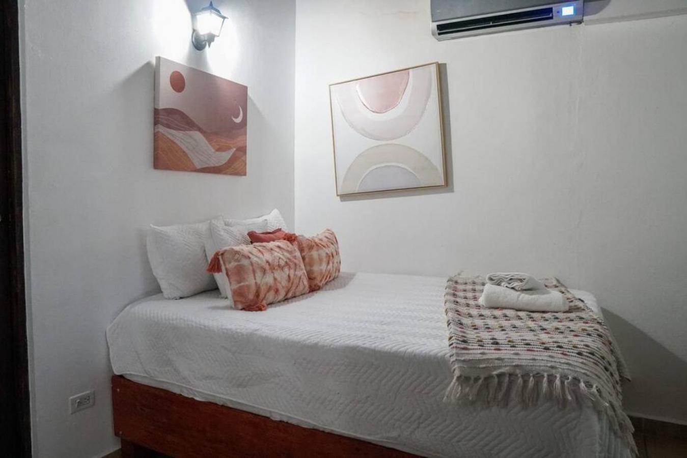 251 Fortaleza Apt 4