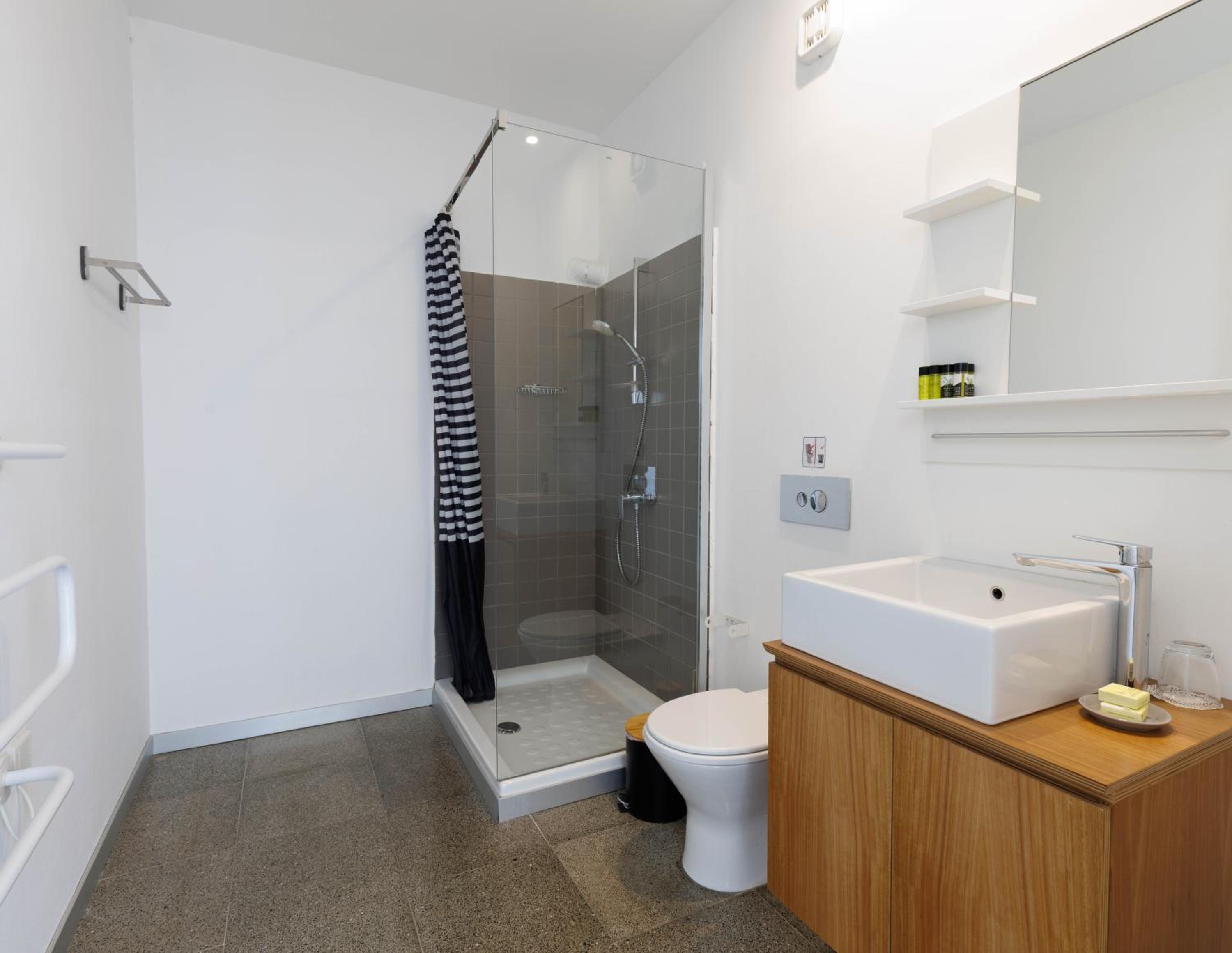 Apartment with Sea View - Photo 11