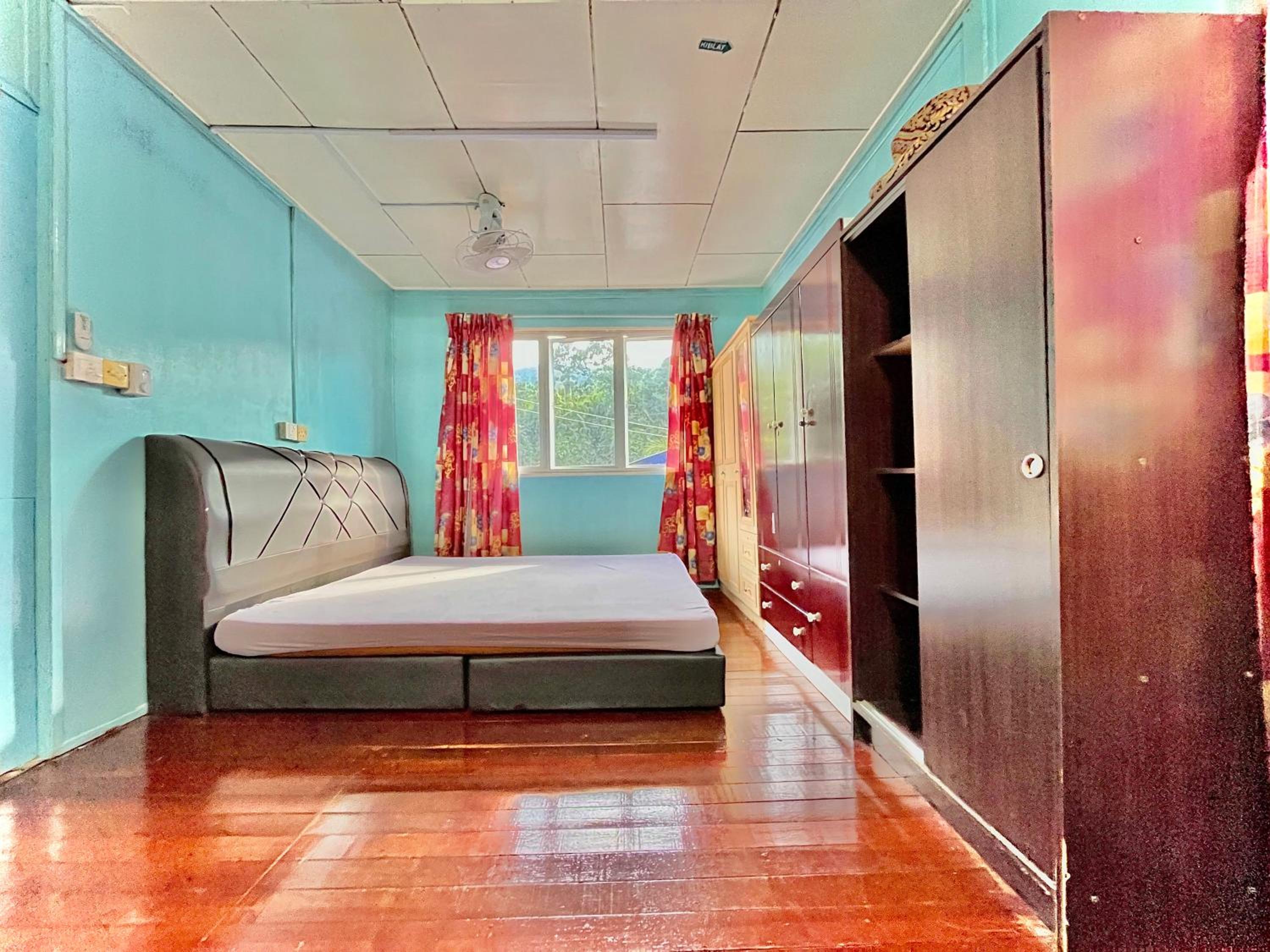 Quadruple Room With Shared Bathroom