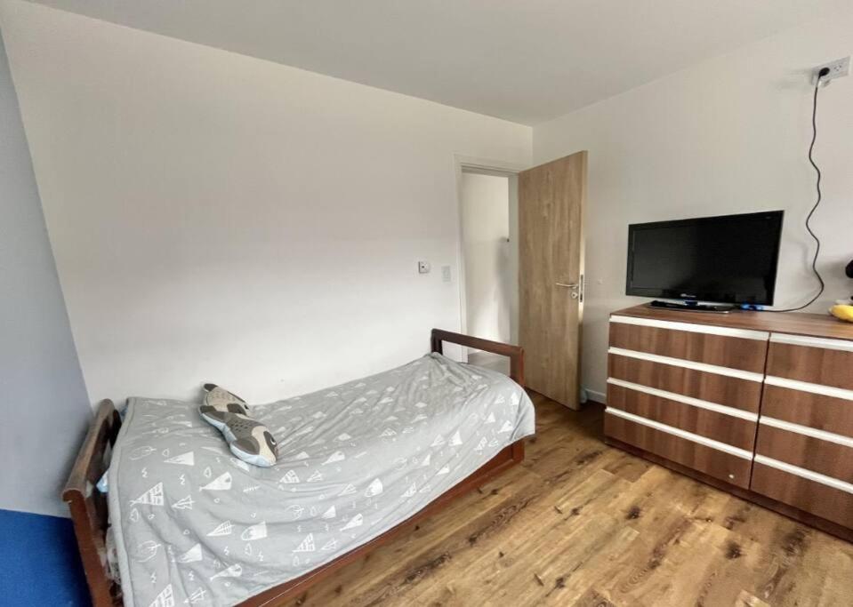 Three-Bedroom House photo 1
