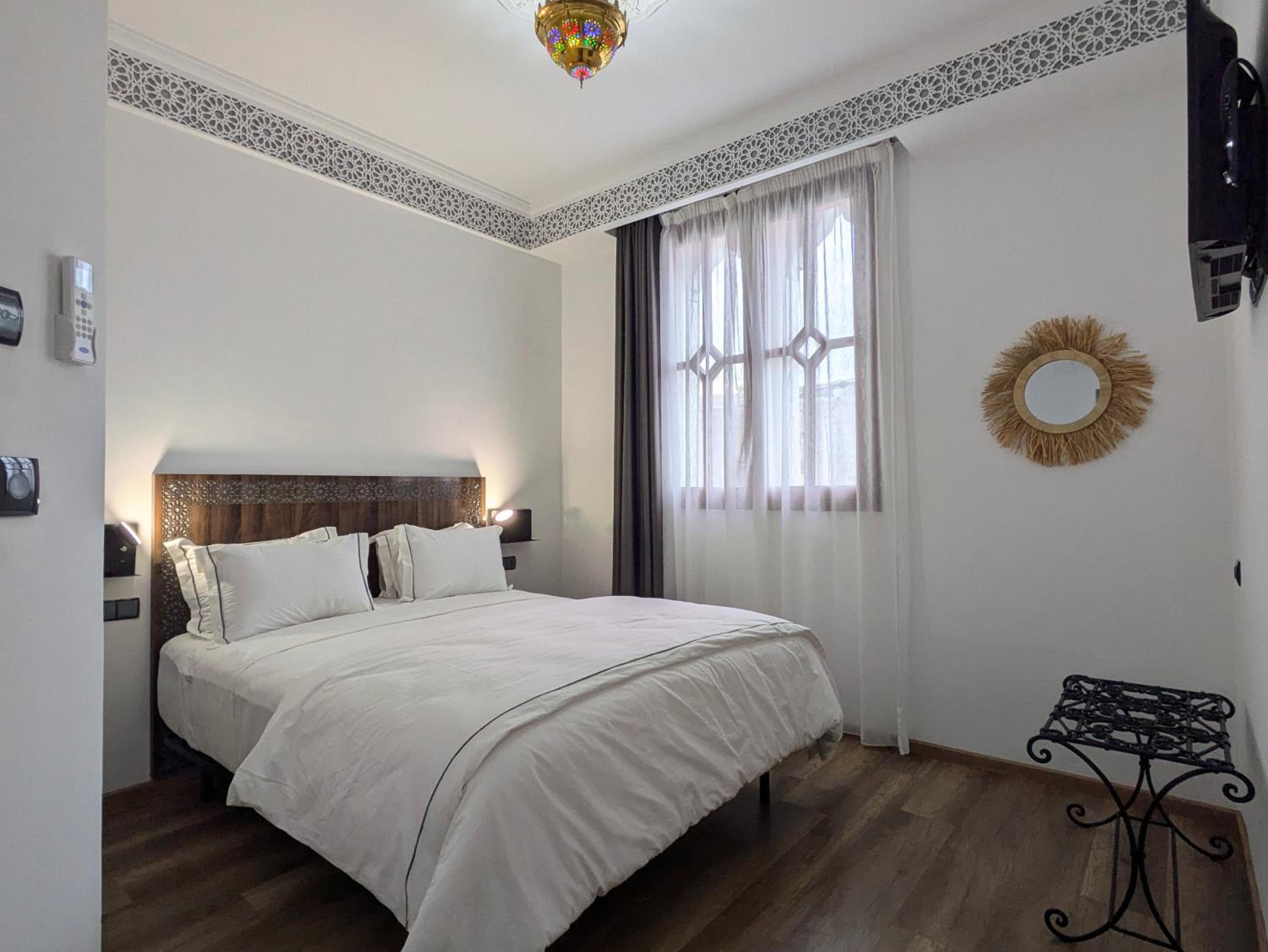 Standard King Room photo 2