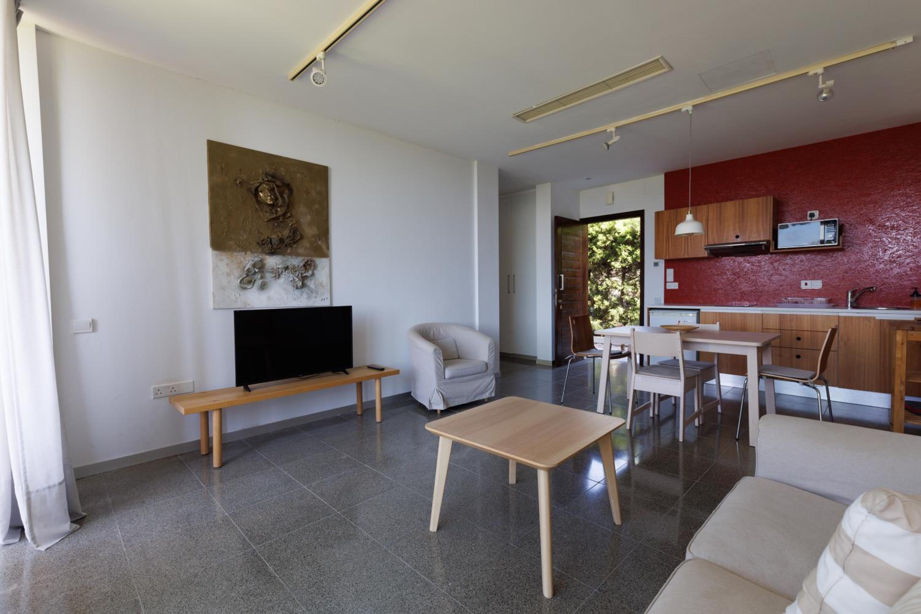 One-Bedroom Apartment - Photo 1