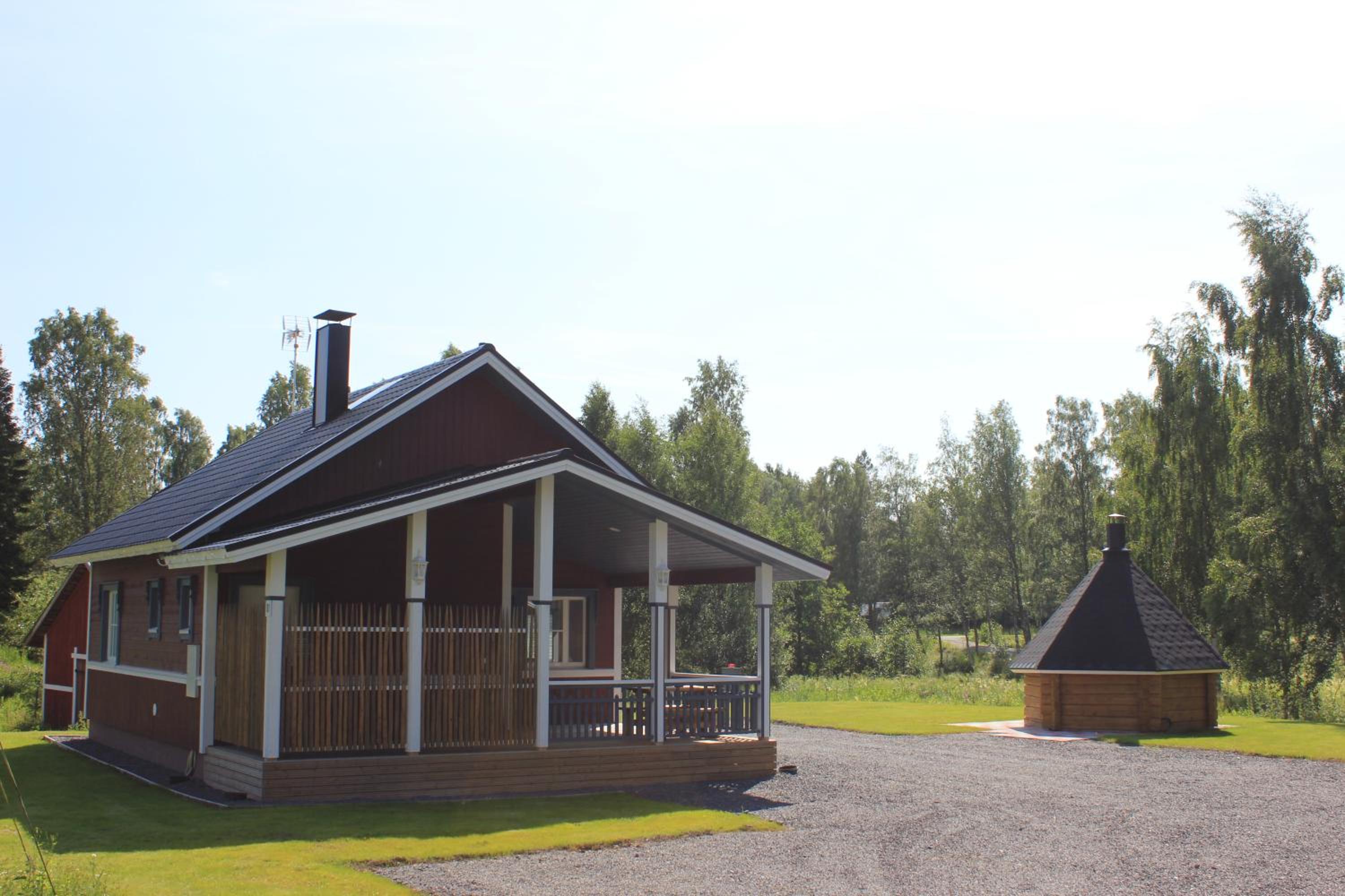 One-Bedroom House - Photo 2
