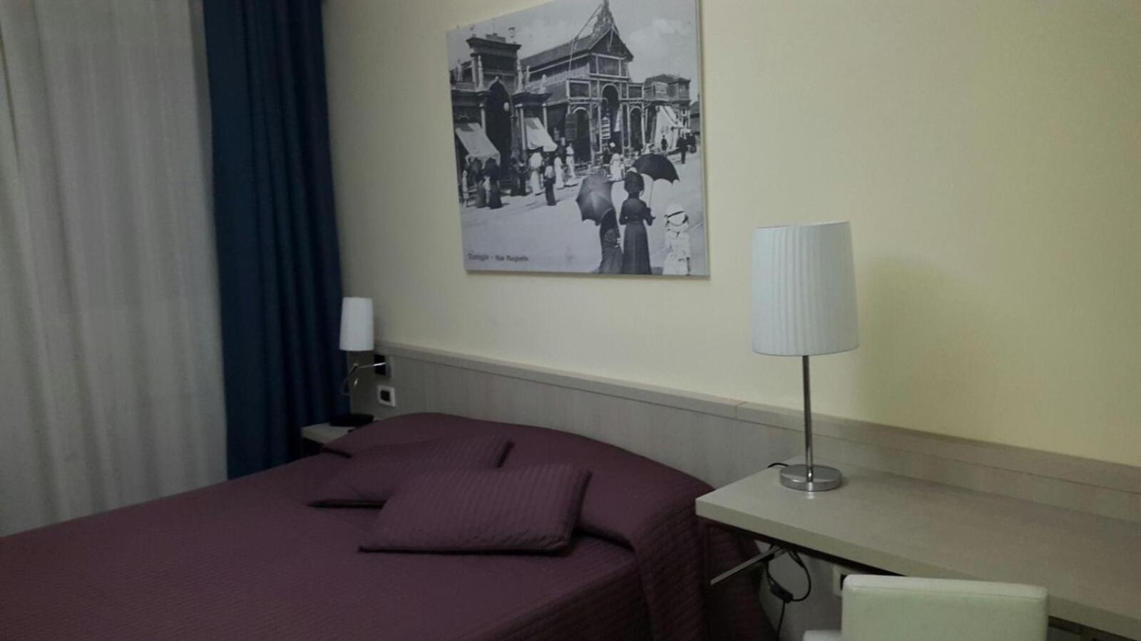 Double or Twin Room with Balcony and Sea View photo 1