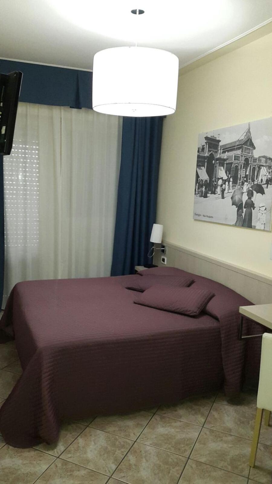 Double or Twin Room - Photo 14