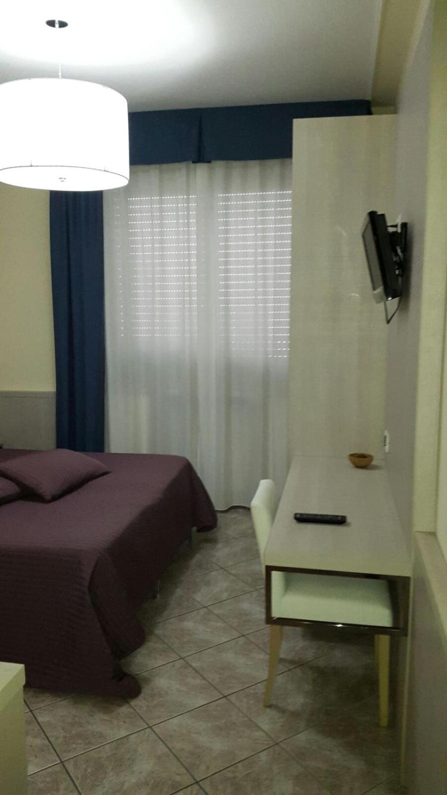 Double or Twin Room - Photo 23