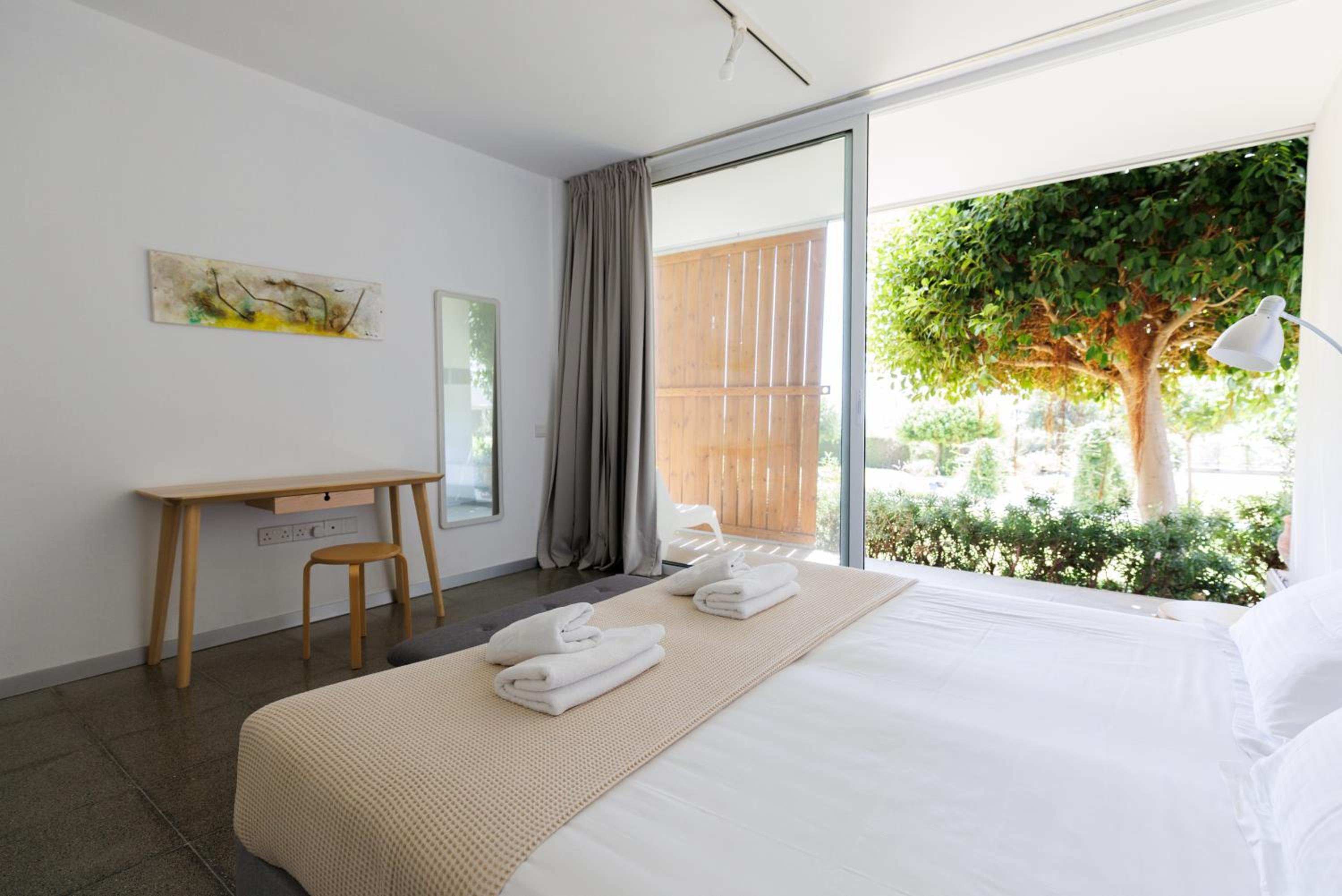One-Bedroom Apartment - Photo 9