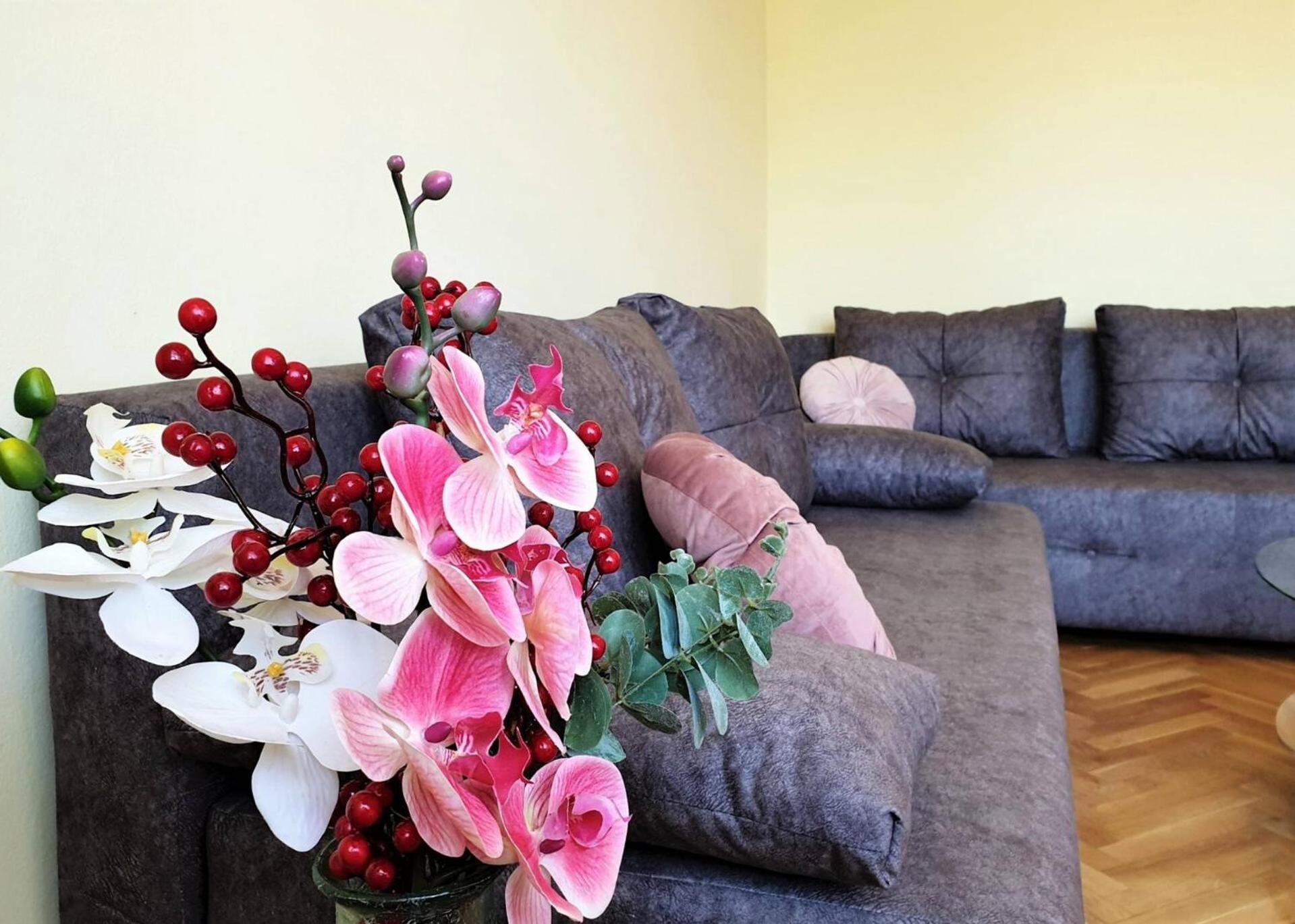 Apartment photo 2