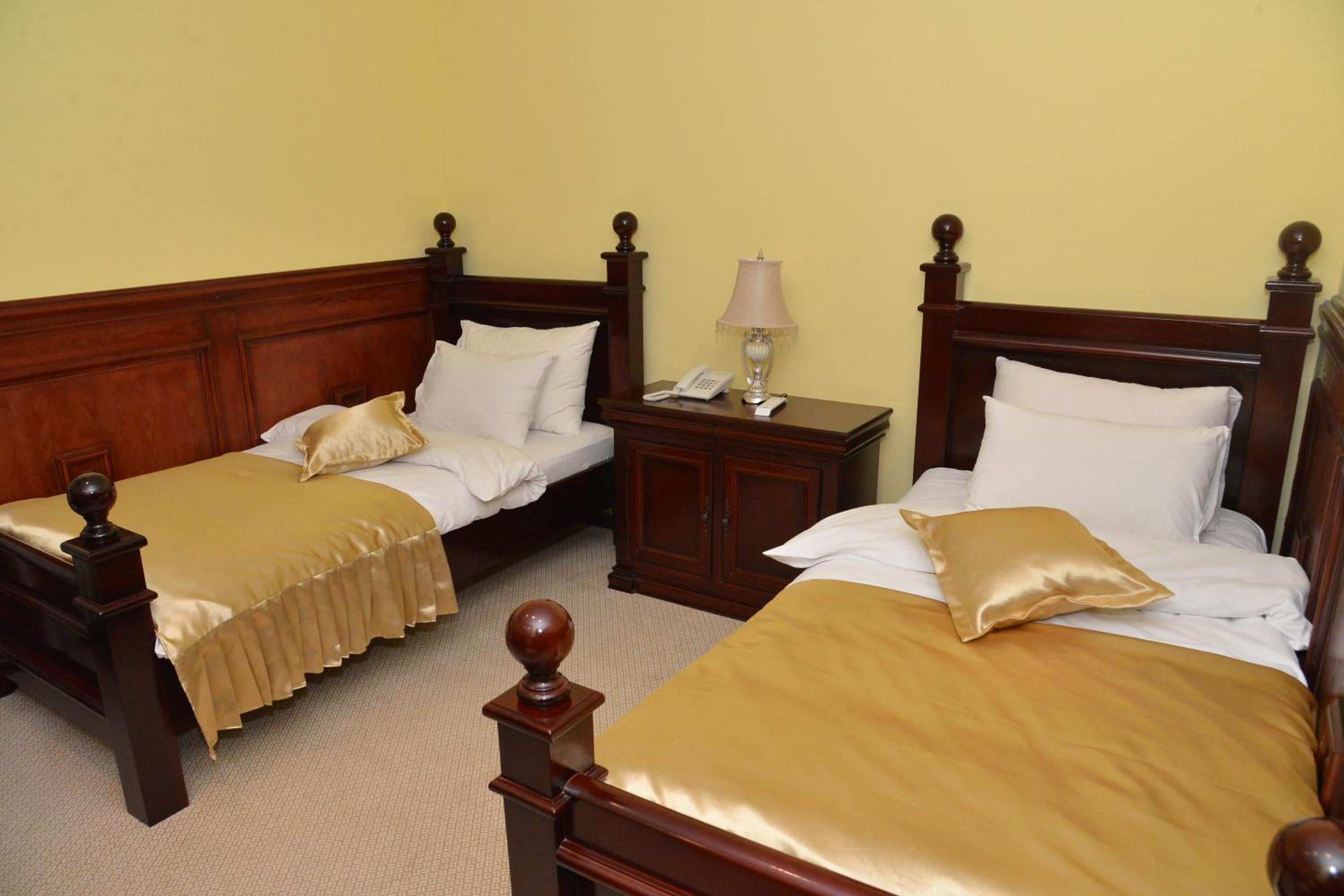 Standard Twin Room with Mountain View photo 3