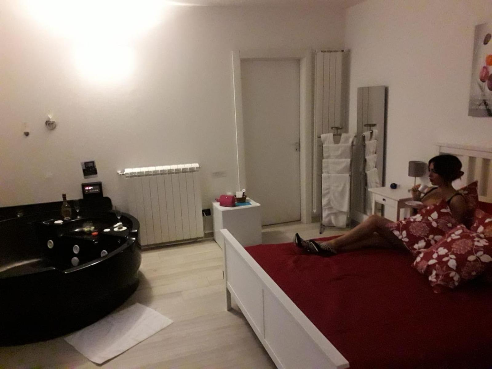 Junior Suite with jacuzzi - Photo 12