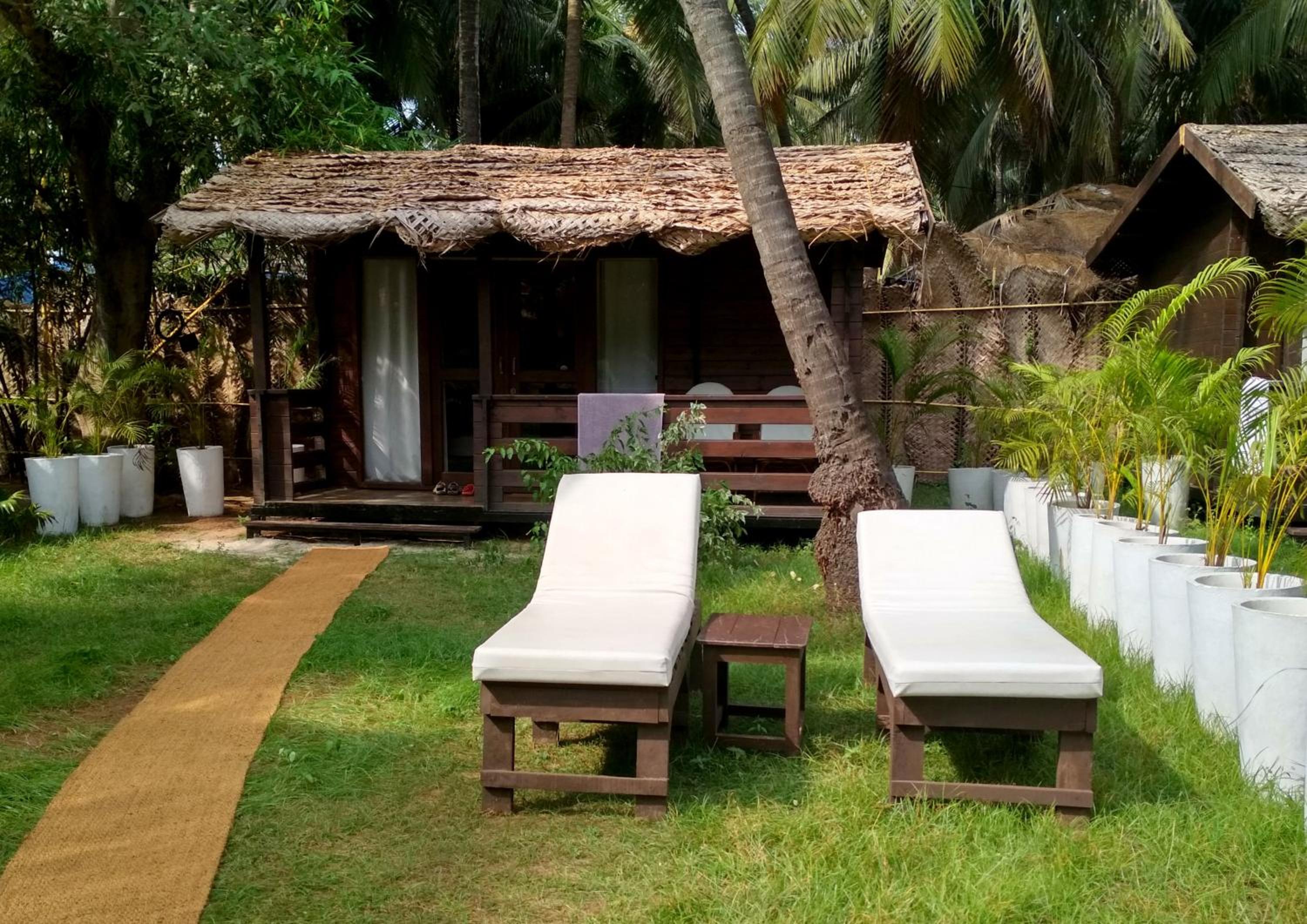 Deluxe Bungalow with Garden View photo 2