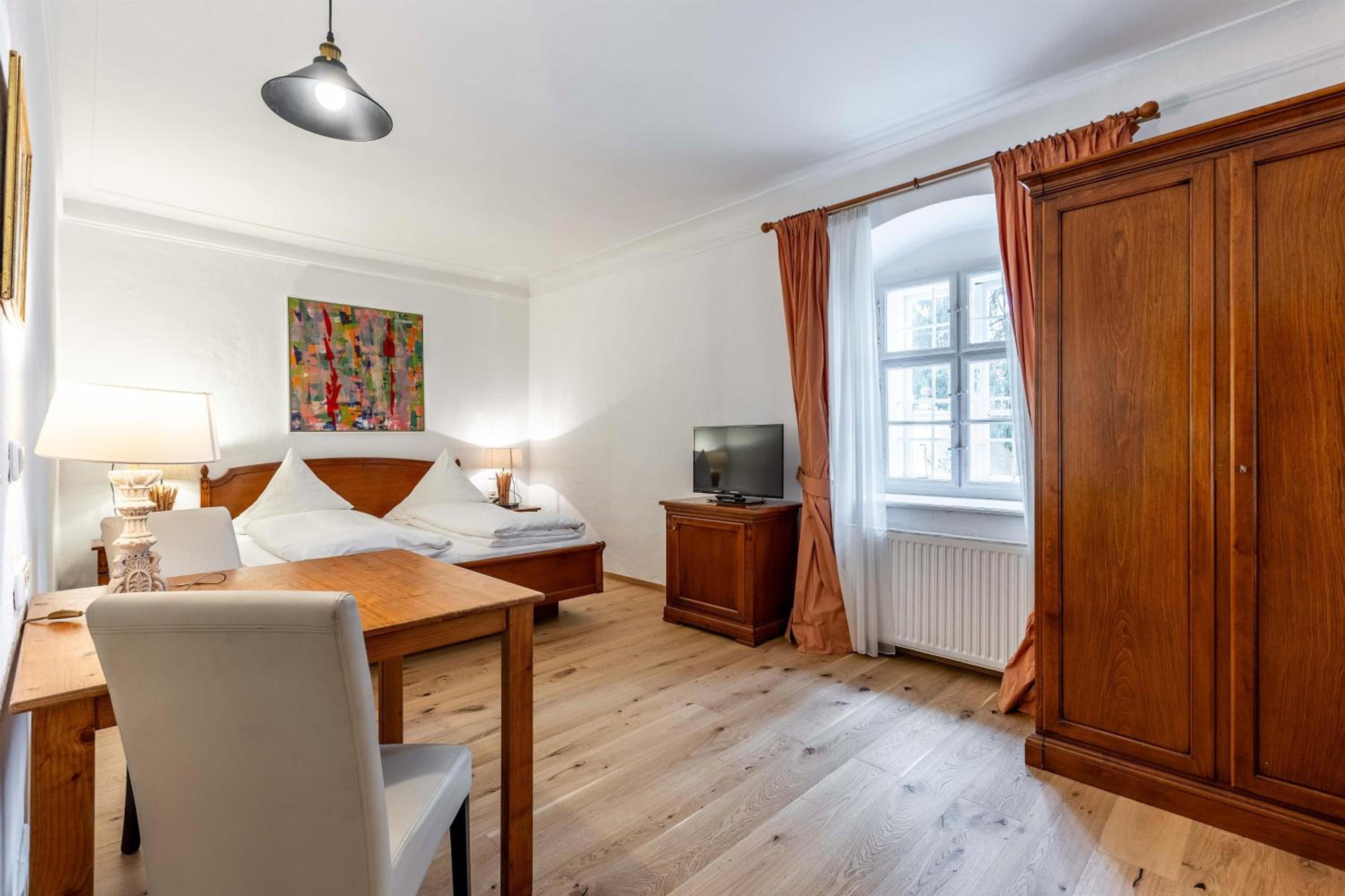 One-Bedroom Apartment with Bathroom photo 1