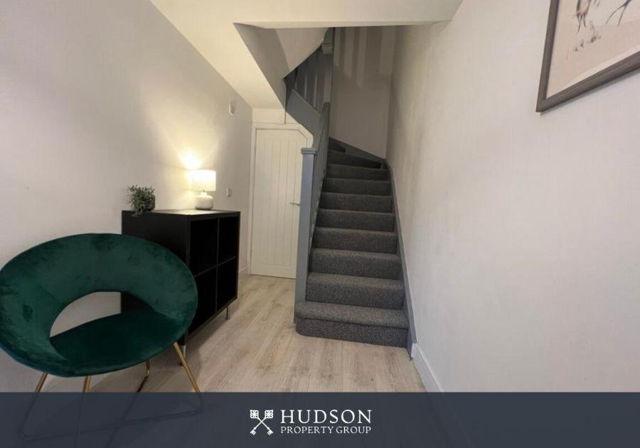 Three-Bedroom House photo 3