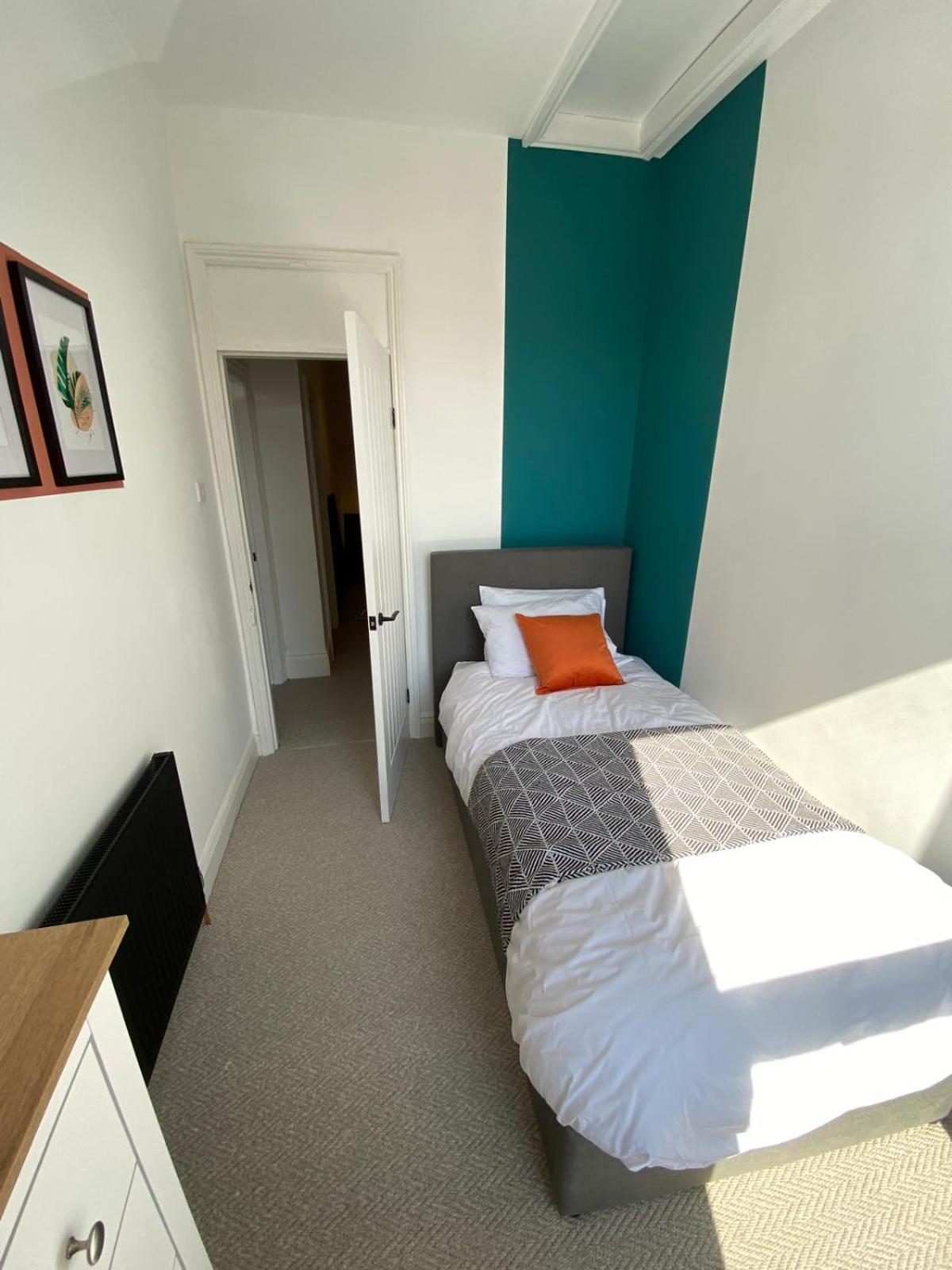 Apartment photo 2