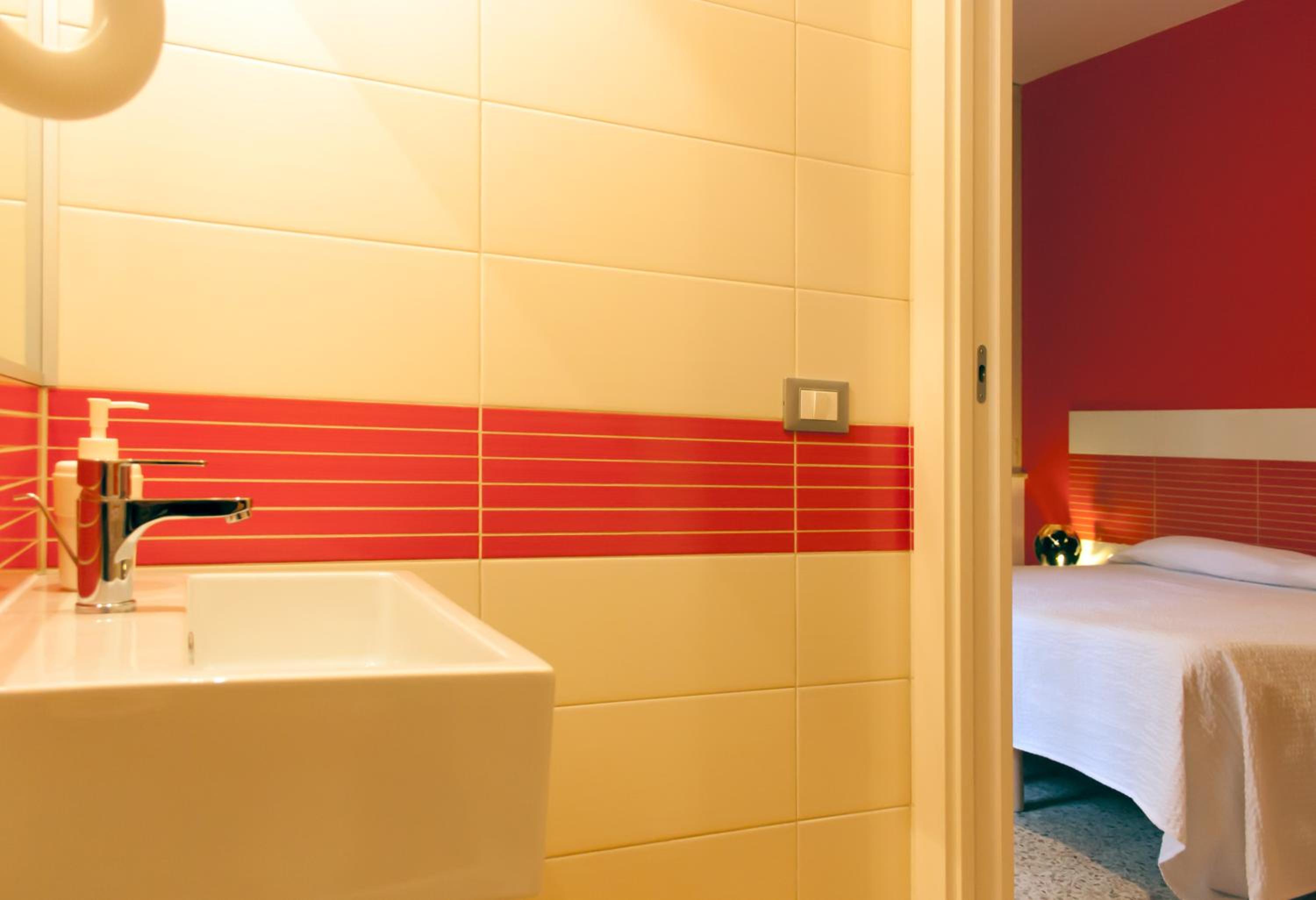Double Or Twin Room With Private Bathroom photo 3