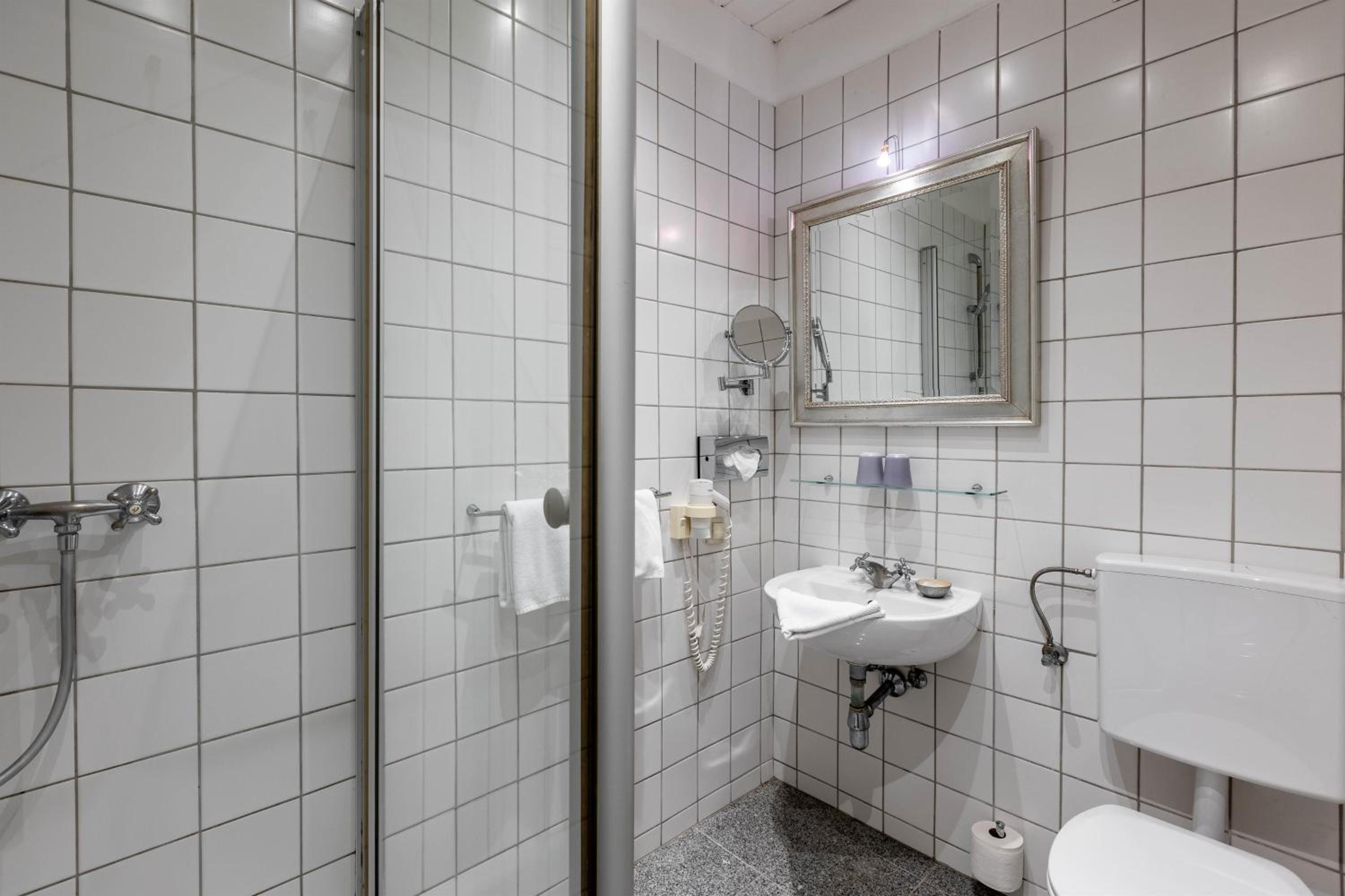 Standard Apartment with Shower photo 3