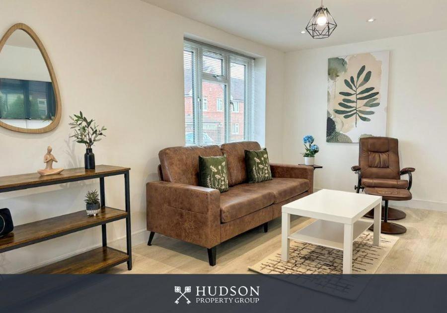 Three-Bedroom House photo 2