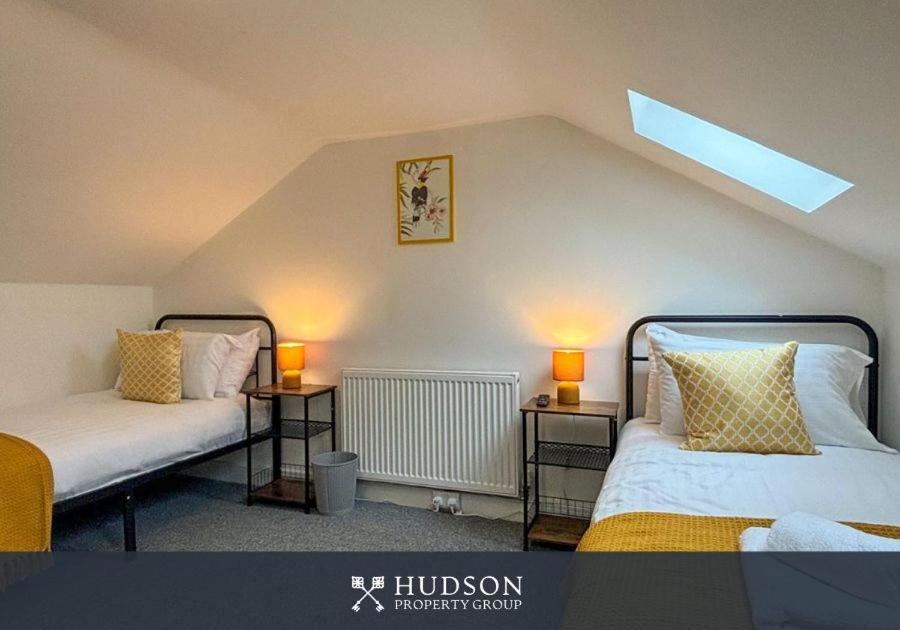 Three-Bedroom House photo 3