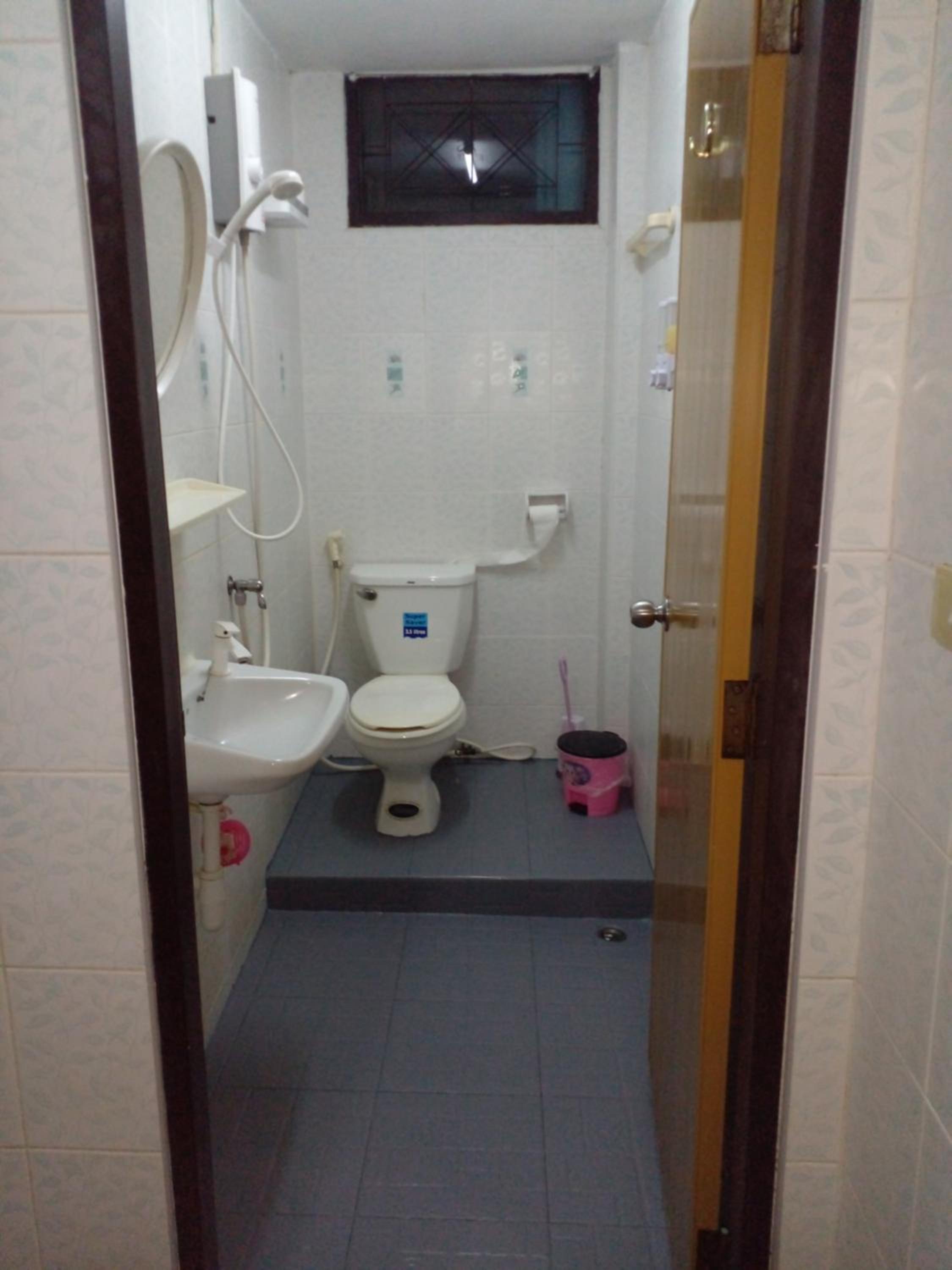 Deluxe Double Room with Balcony - Photo 11