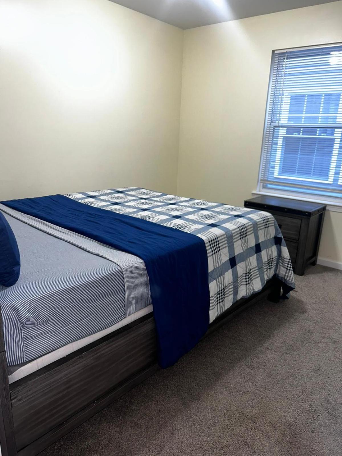 Three-Bedroom Apartment photo 2