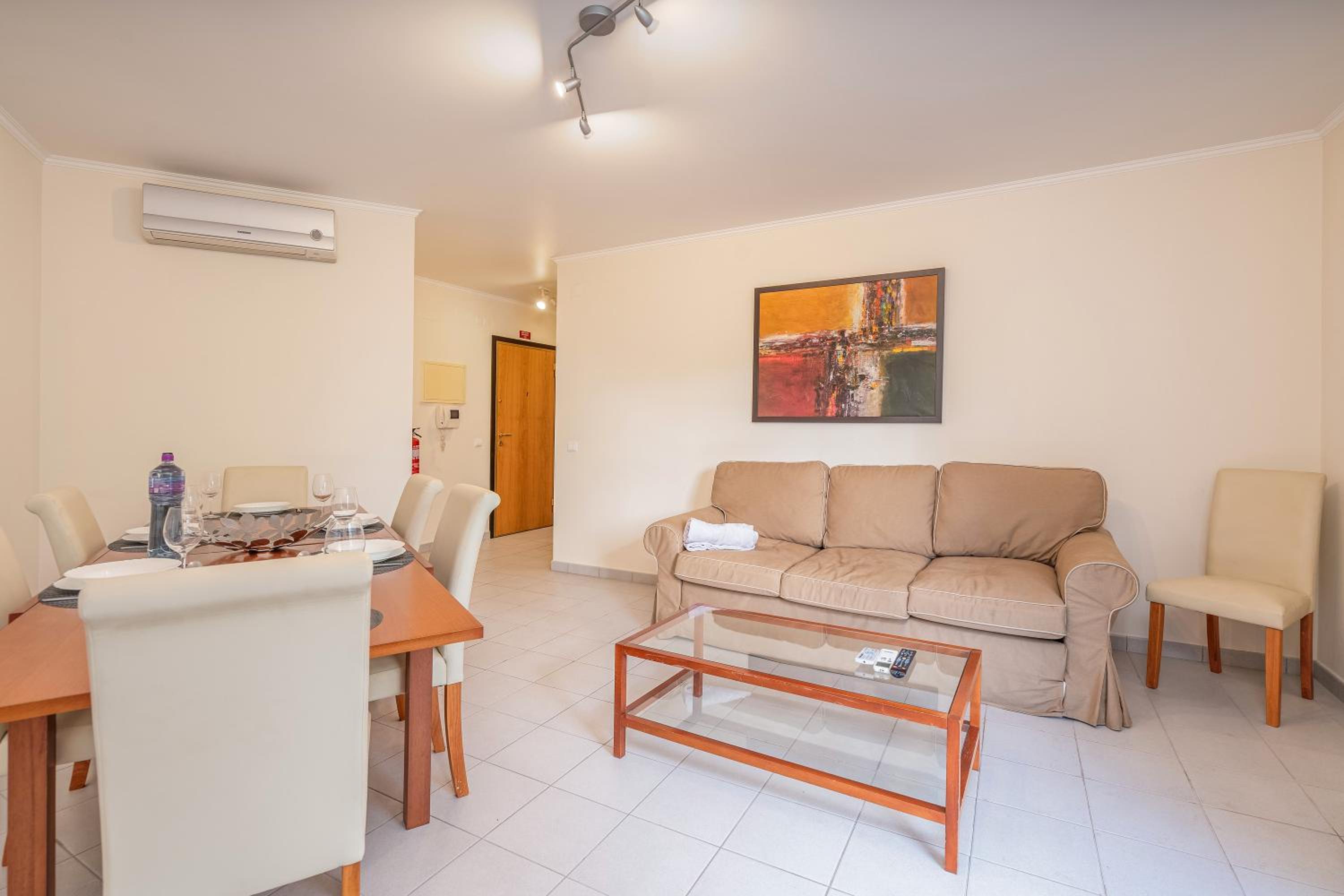 Two-Bedroom Deluxe Apartment with Balcony