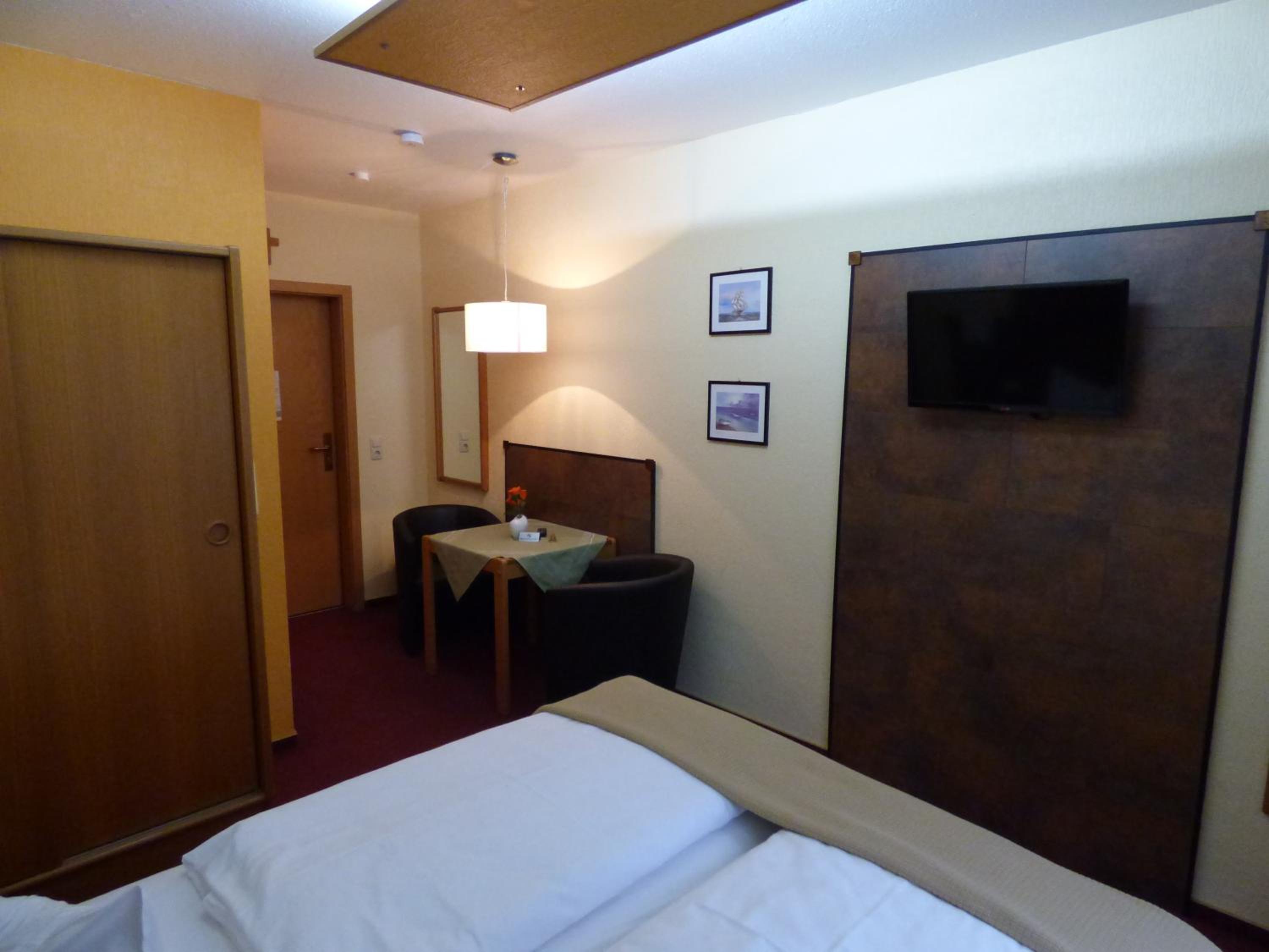 Single Room photo 2
