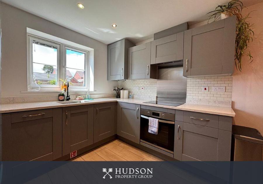 Three-Bedroom House photo 2