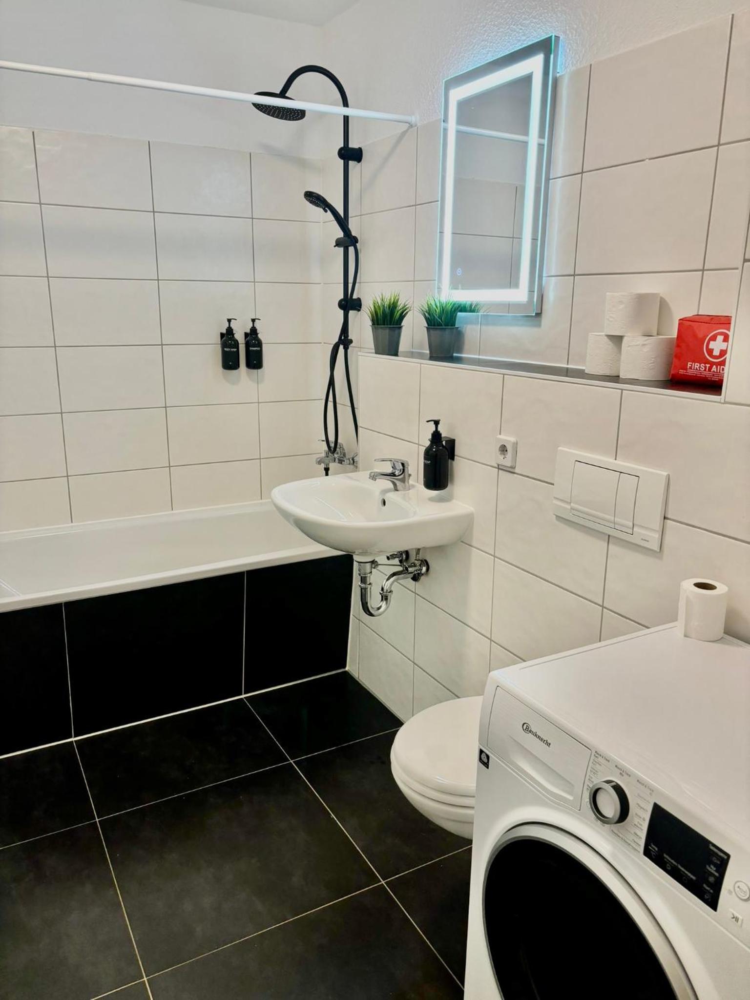 Two-Bedroom Apartment with Balcony and Terrace photo 3