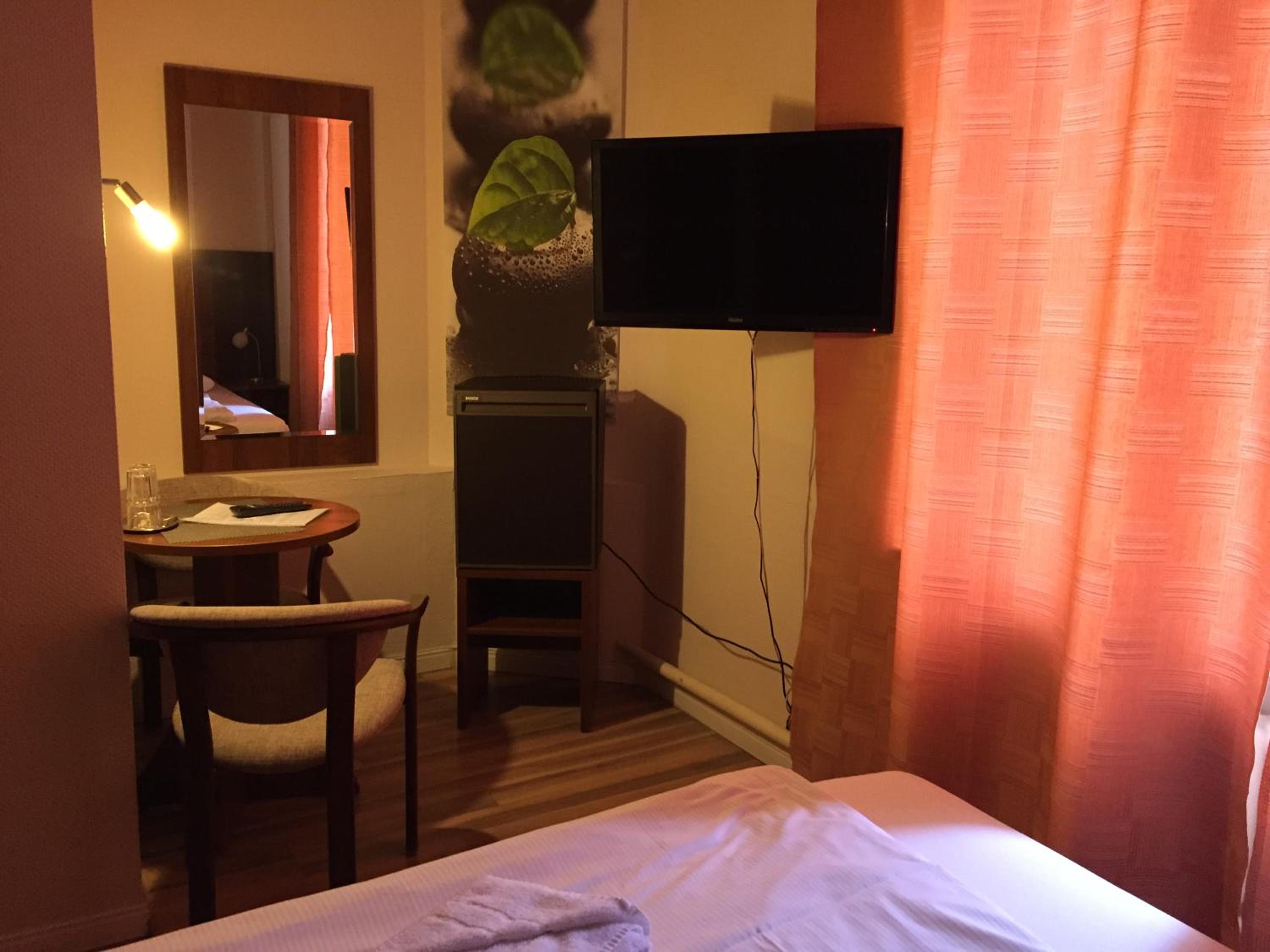 Single Room photo 2