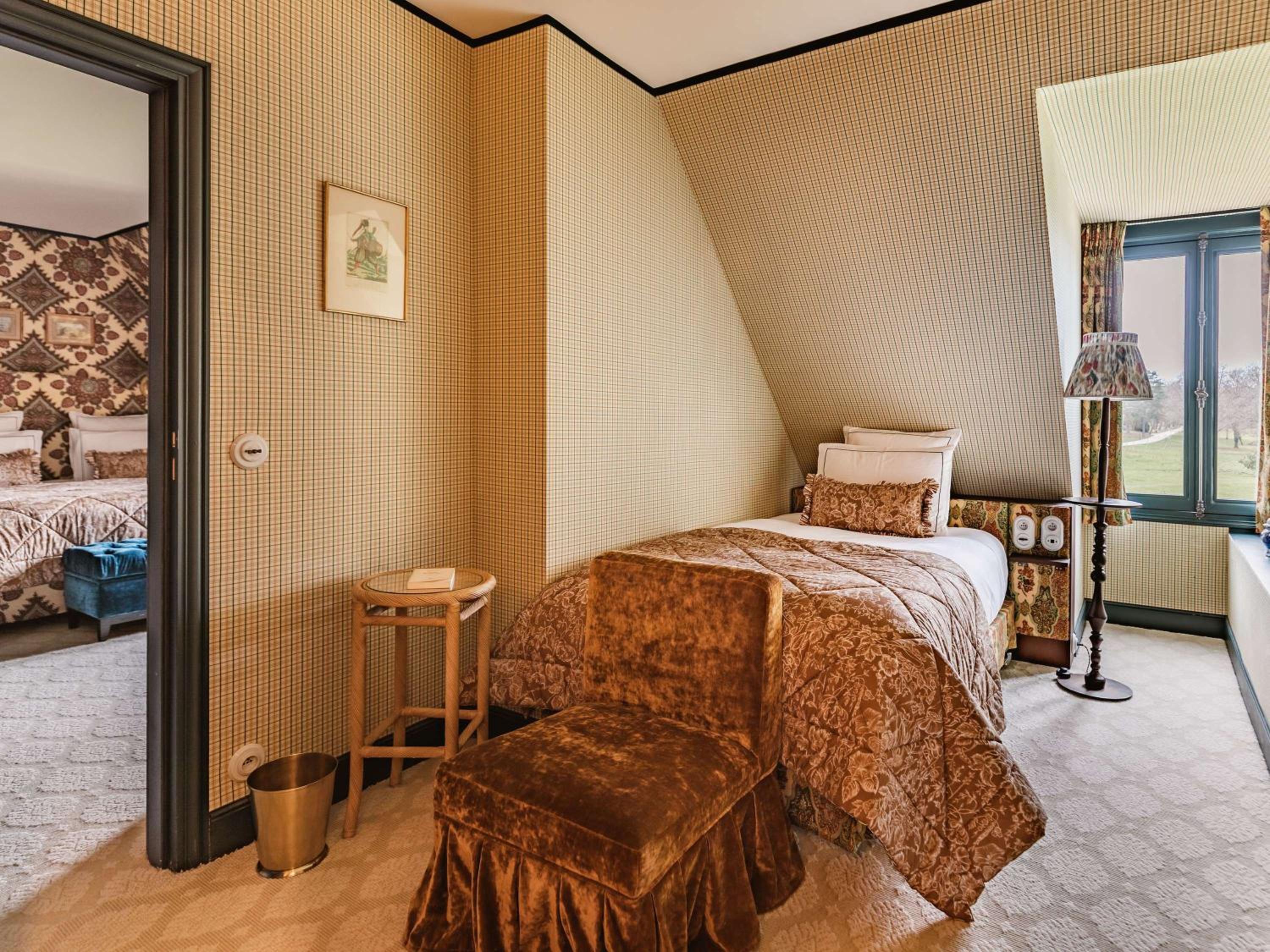 L’abbaye – family room, 1 king bed, 1 single bed