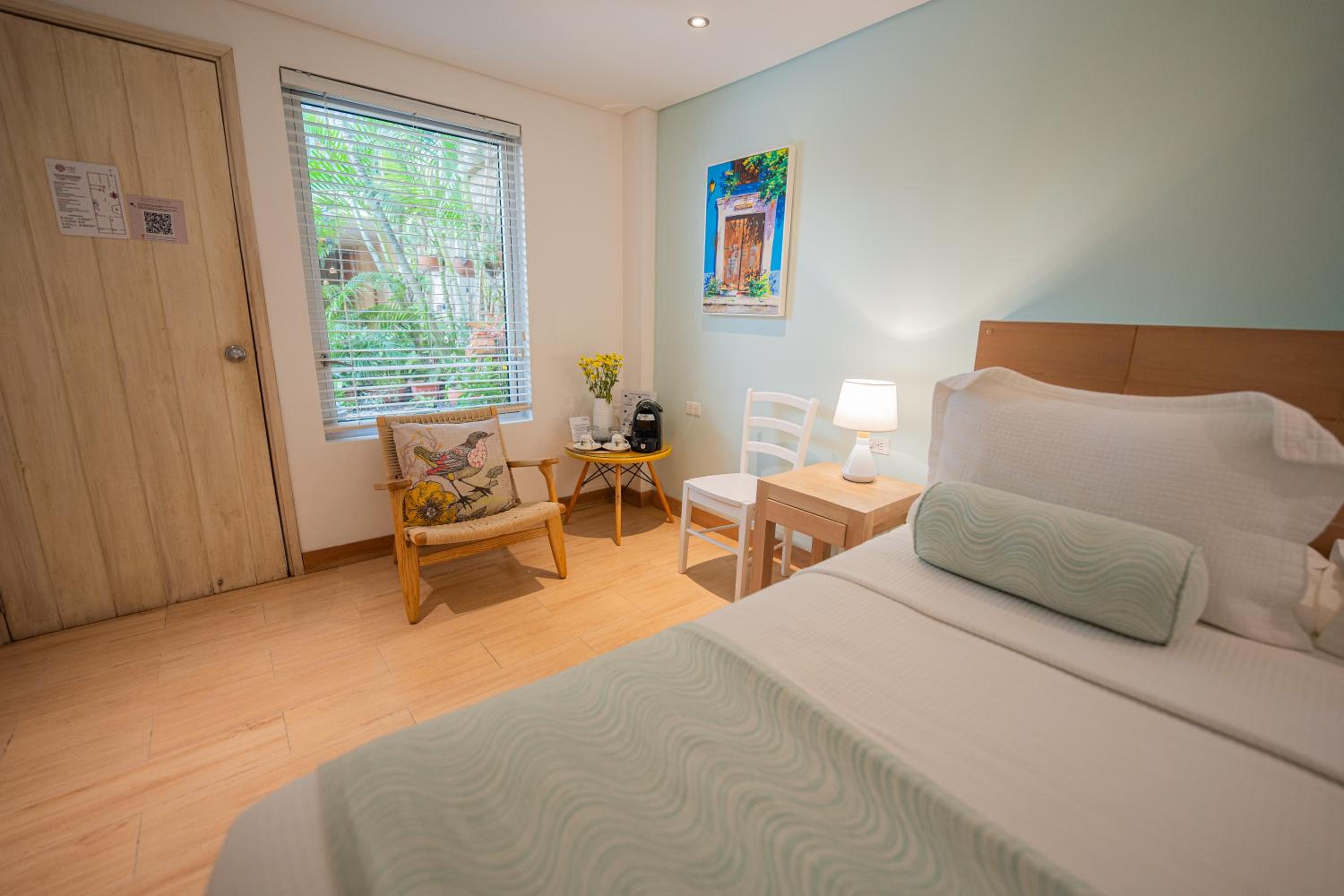 Standard Queen Room photo 1