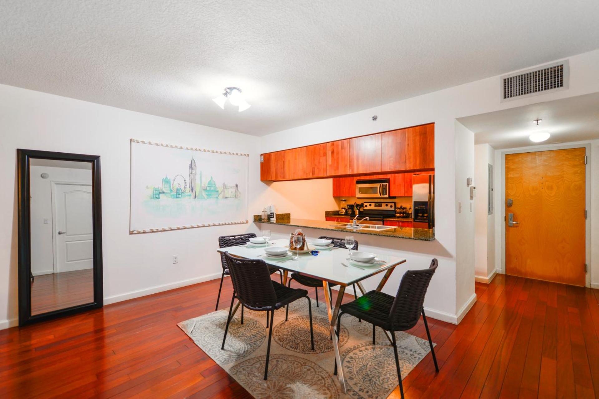One-Bedroom Apartment with Balcony photo 3